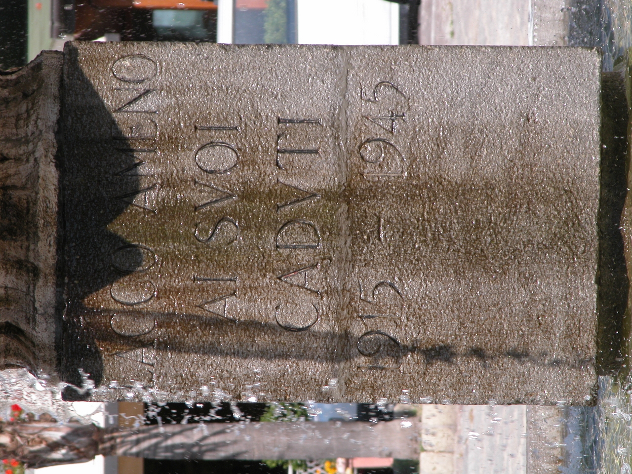 monumento ai caduti - a fontana di Coccia Francesco (sec. XX)