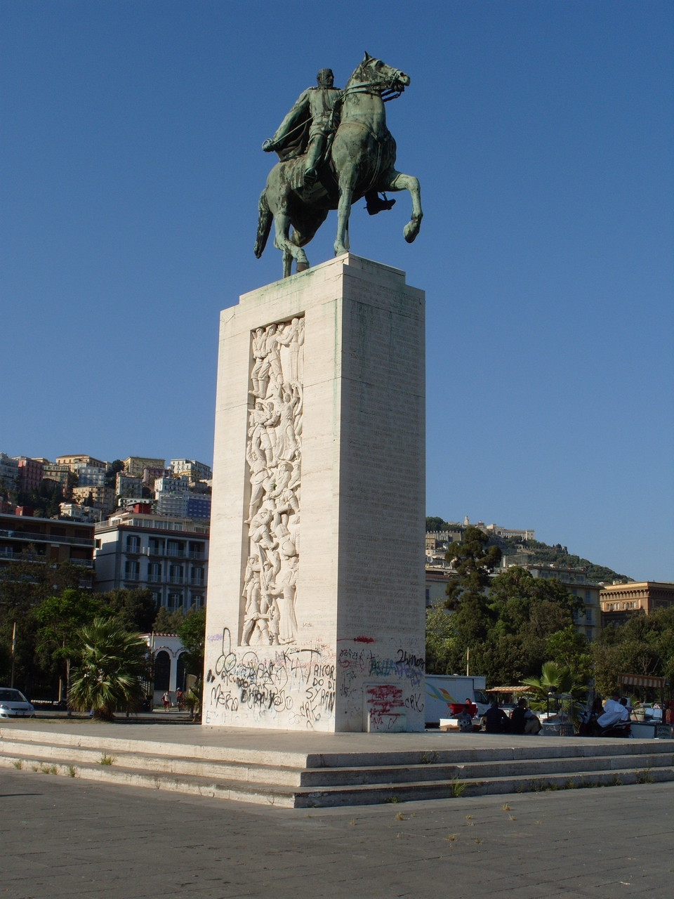 Maresciallo Armando Diaz (monumento equestre) di Nagni Francesco, Cancellotti Gino, Fonderia / Marmeria Chiurazzi (sec. XX)