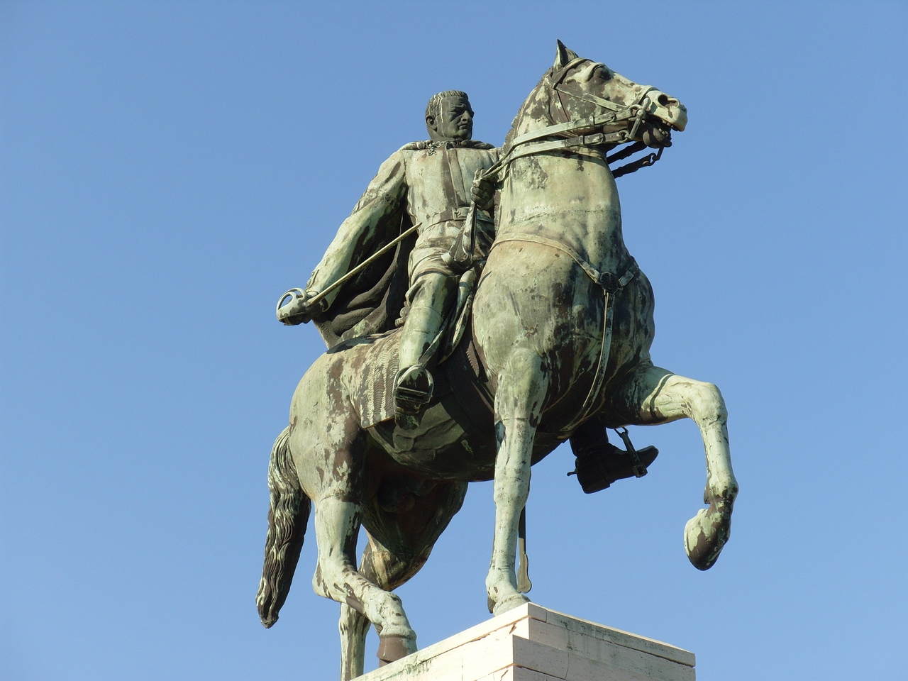 Maresciallo Armando Diaz (monumento equestre) di Nagni Francesco, Fonderia / Marmeria Chiurazzi (sec. XX)