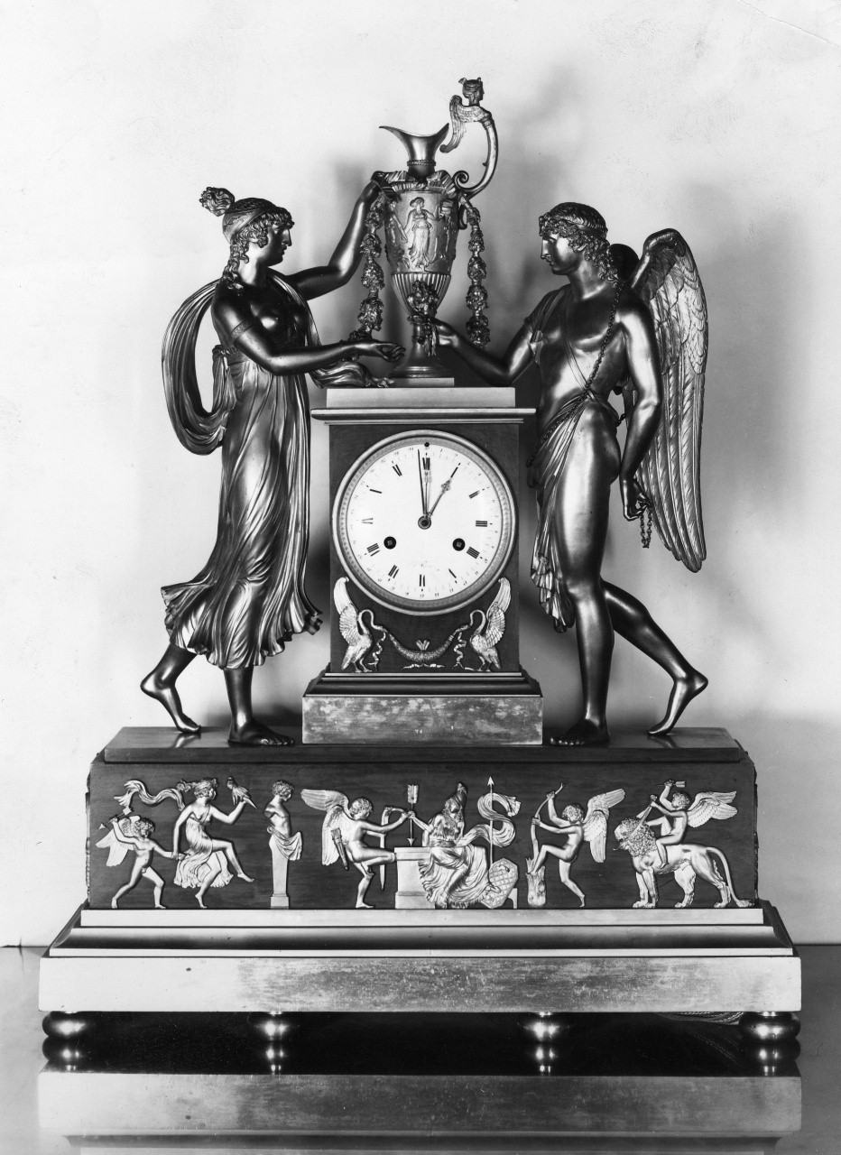 Cupido dona fiori a Psiche (orologio) di Courvoiseur L. e C. manifattura - manifattura francese (primo quarto sec. XIX)