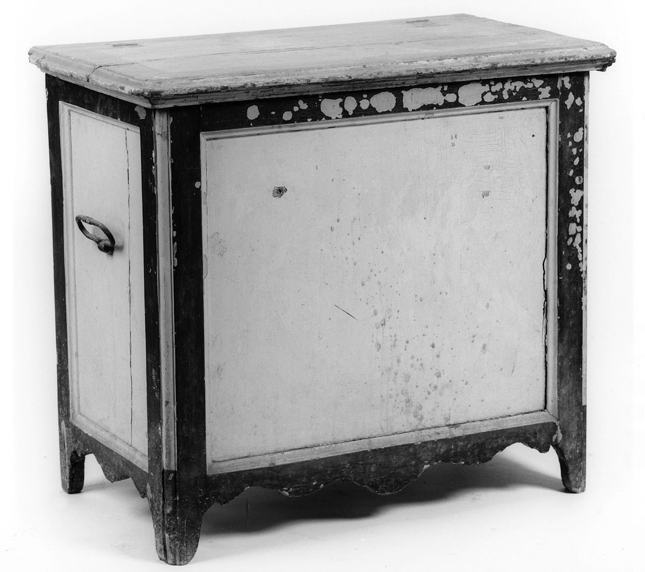 mobile portalegna - manifattura toscana (seconda metà sec. XIX)