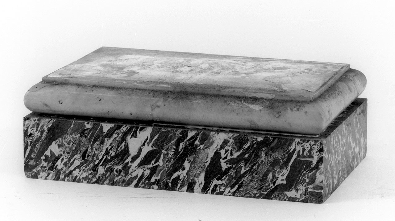 base - manifattura toscana (fine sec. XIX)