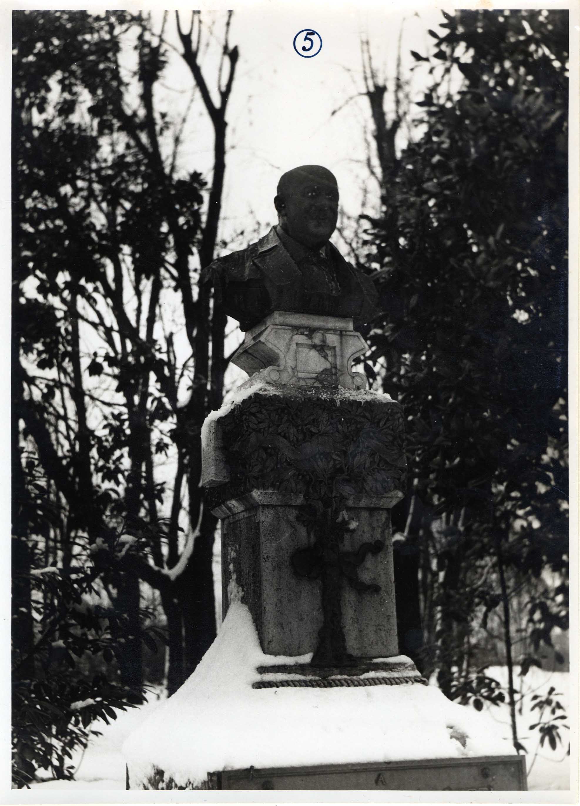 monumento (positivo) di Anonimo (secondo quarto XX)