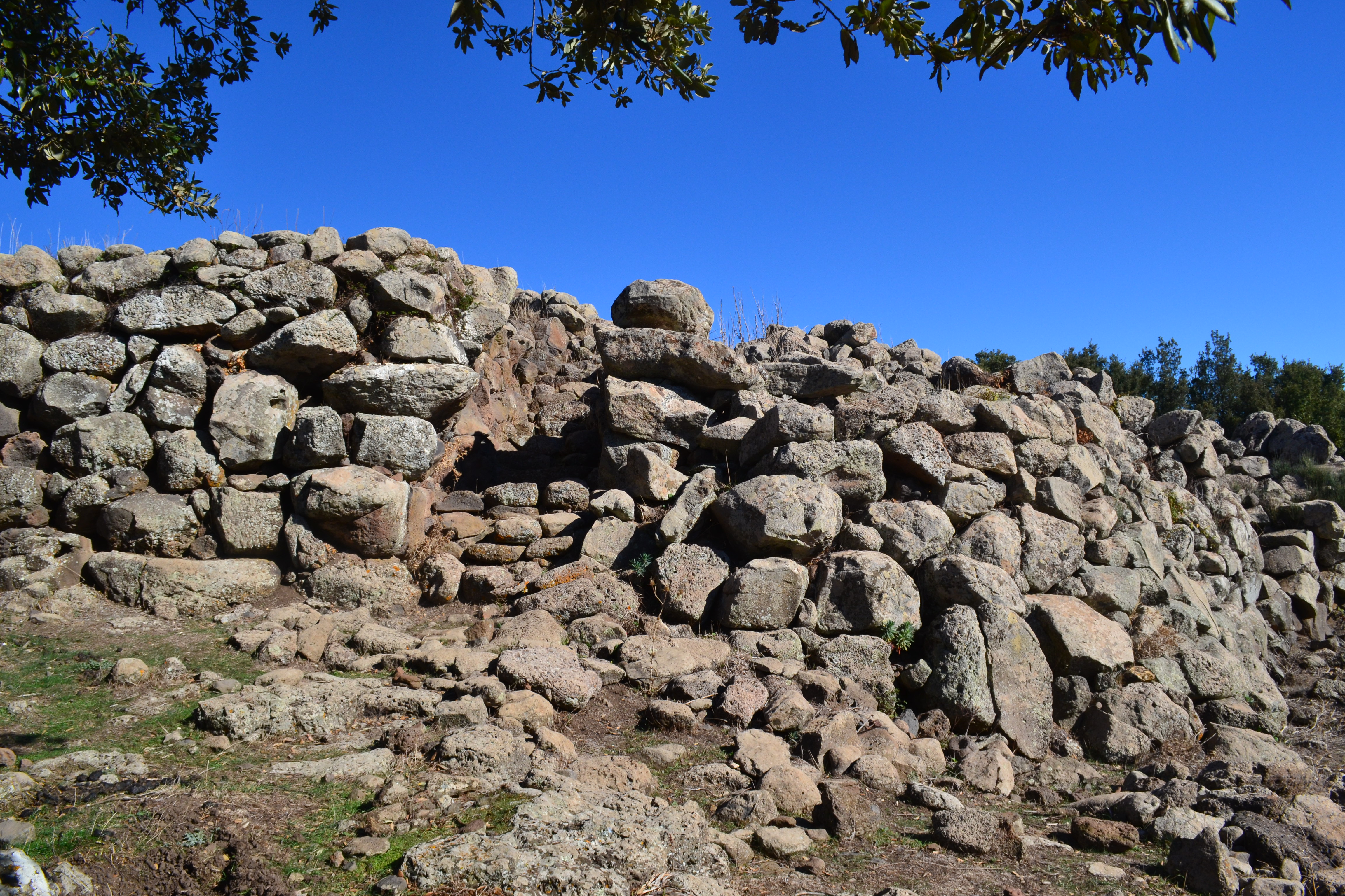 Protonuraghe Bruncu Maduli (nuraghe, monumento) - Gesturi (VS)  (Età del Bronzo medio)