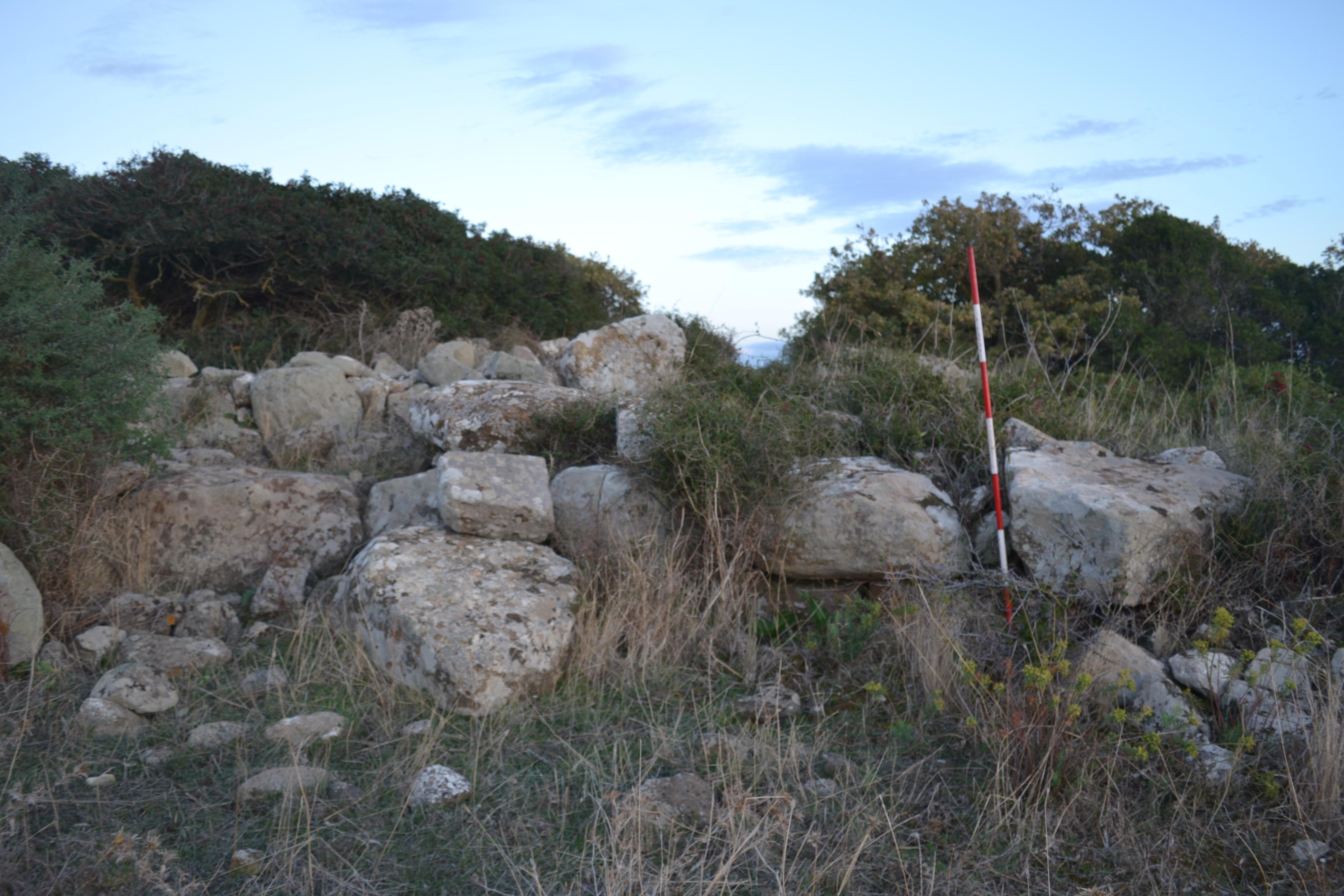 Nuraghe cuccuru ruinas (nuraghe, monumento)