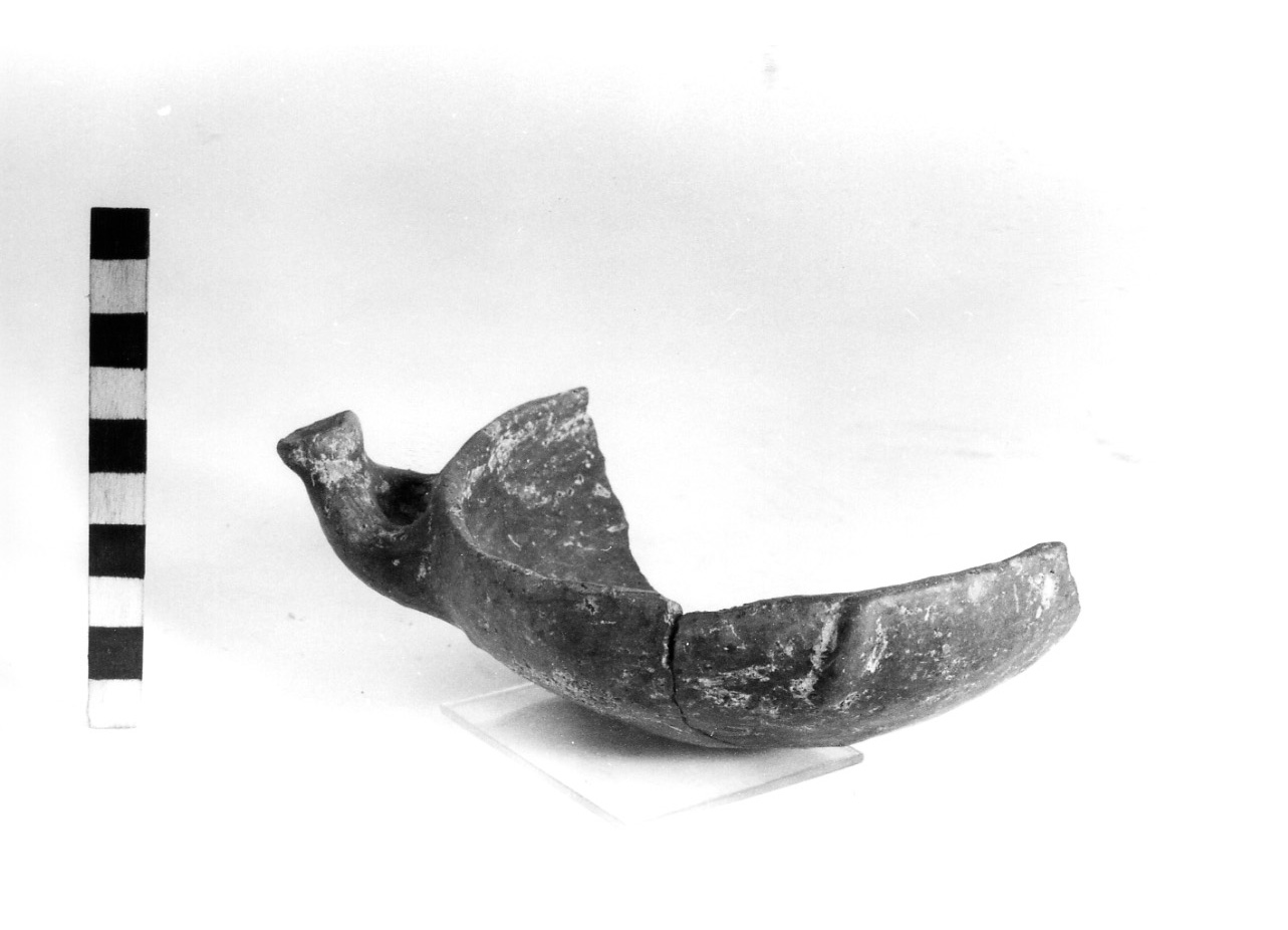 scodella ad orlo rientrante - fase Piceno II (sec. VIII a.C)