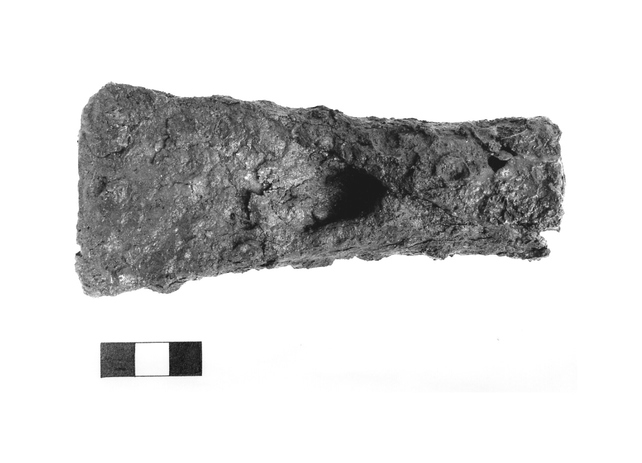 ascia - fase Piceno IV A (sec. VI a.C)