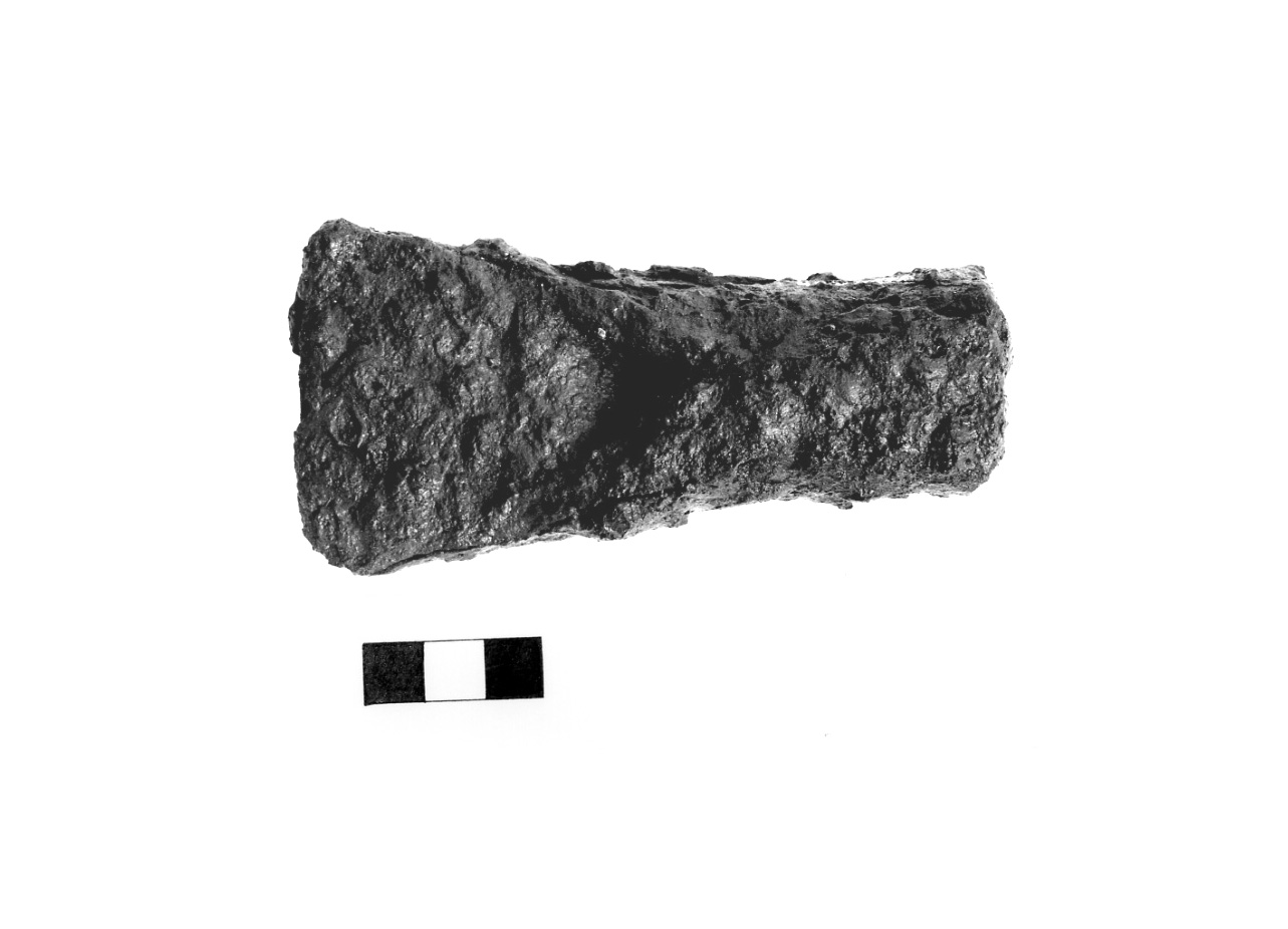 ascia - fase Piceno IV A (sec. VI a.C)