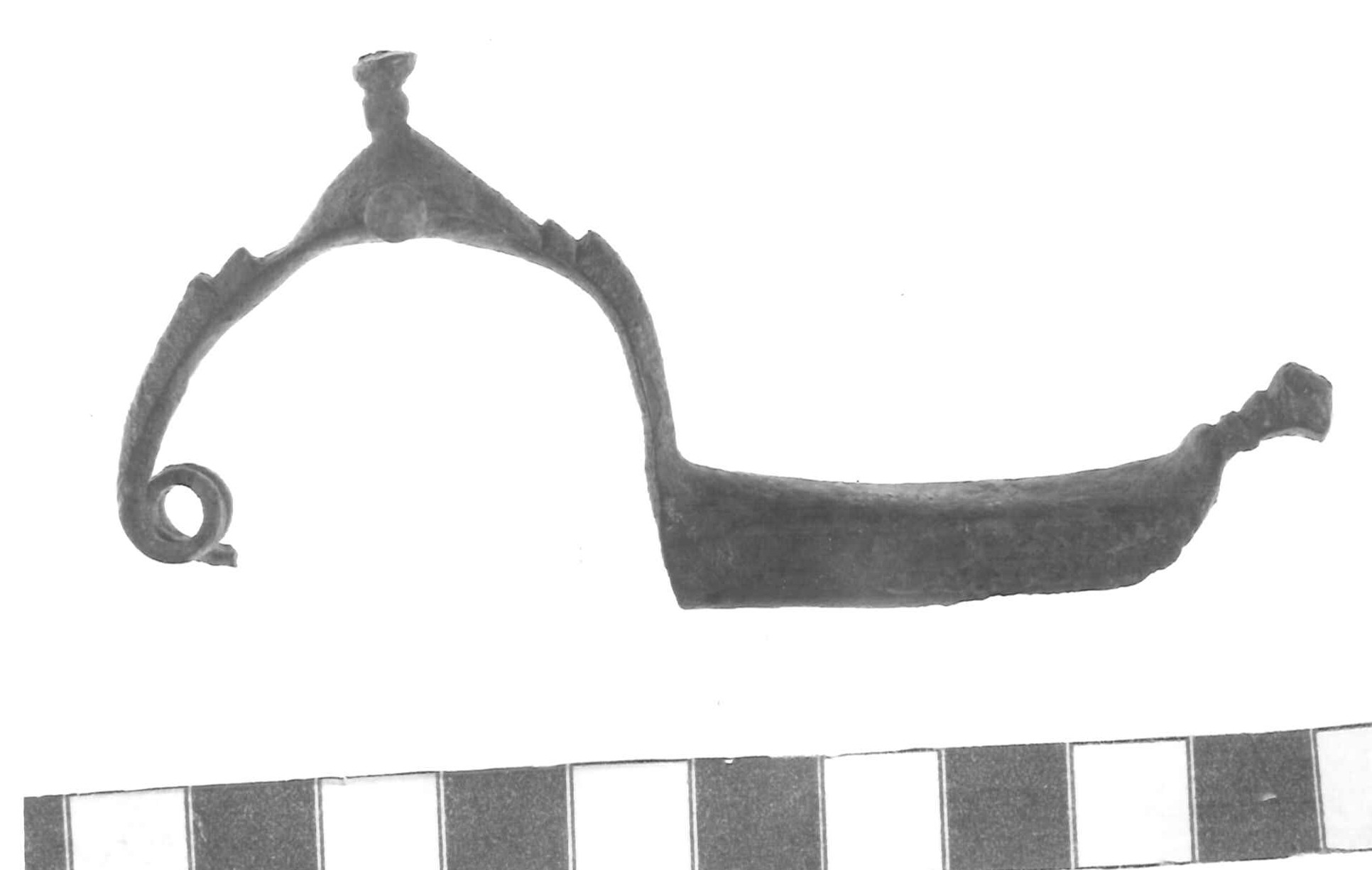 fibula con arco a tre bottoni, tipo "Grottazzolina" - Piceno IV A (sec. VI a.C)