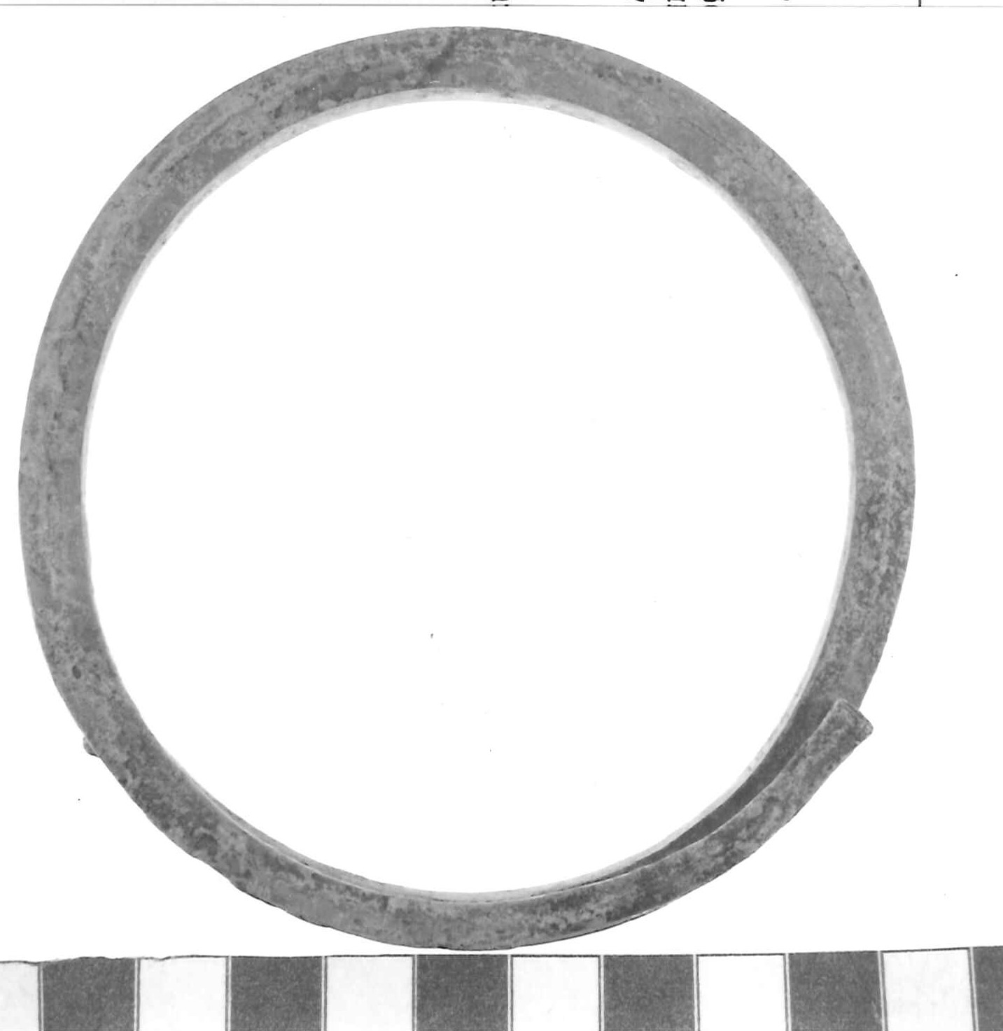 armilla a capi sovrapposti - Piceno IV A (sec. VI a.C)