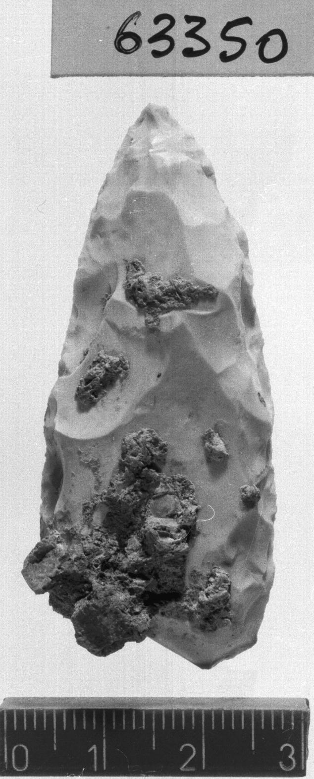 punta diritta/ frammento (Paleolitico medio)