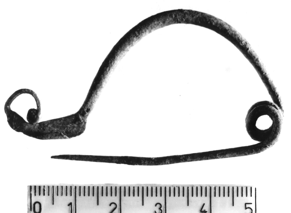 fibula ad arco leggermente ingrossato - Piceno VI (fine sec. IV a.C)