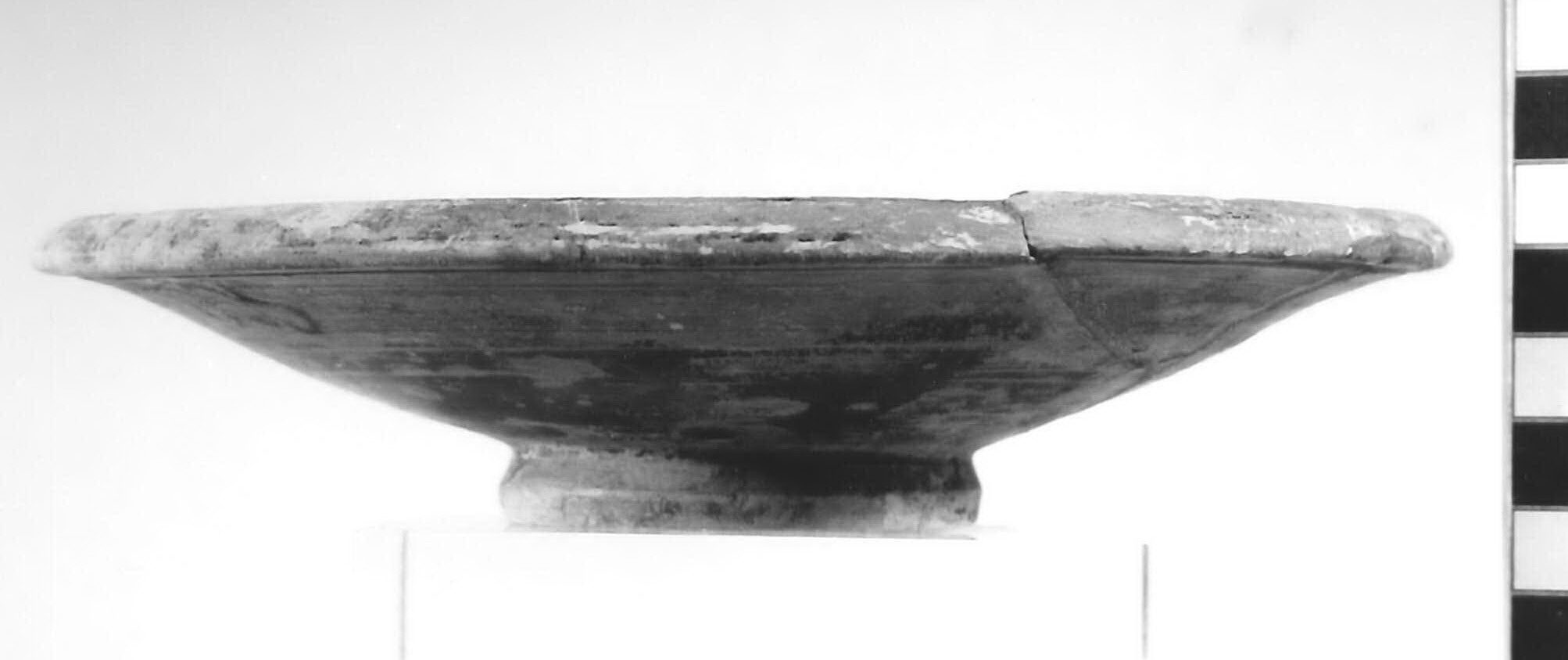 piatto (fine/ inizio secc. III-II a.C)