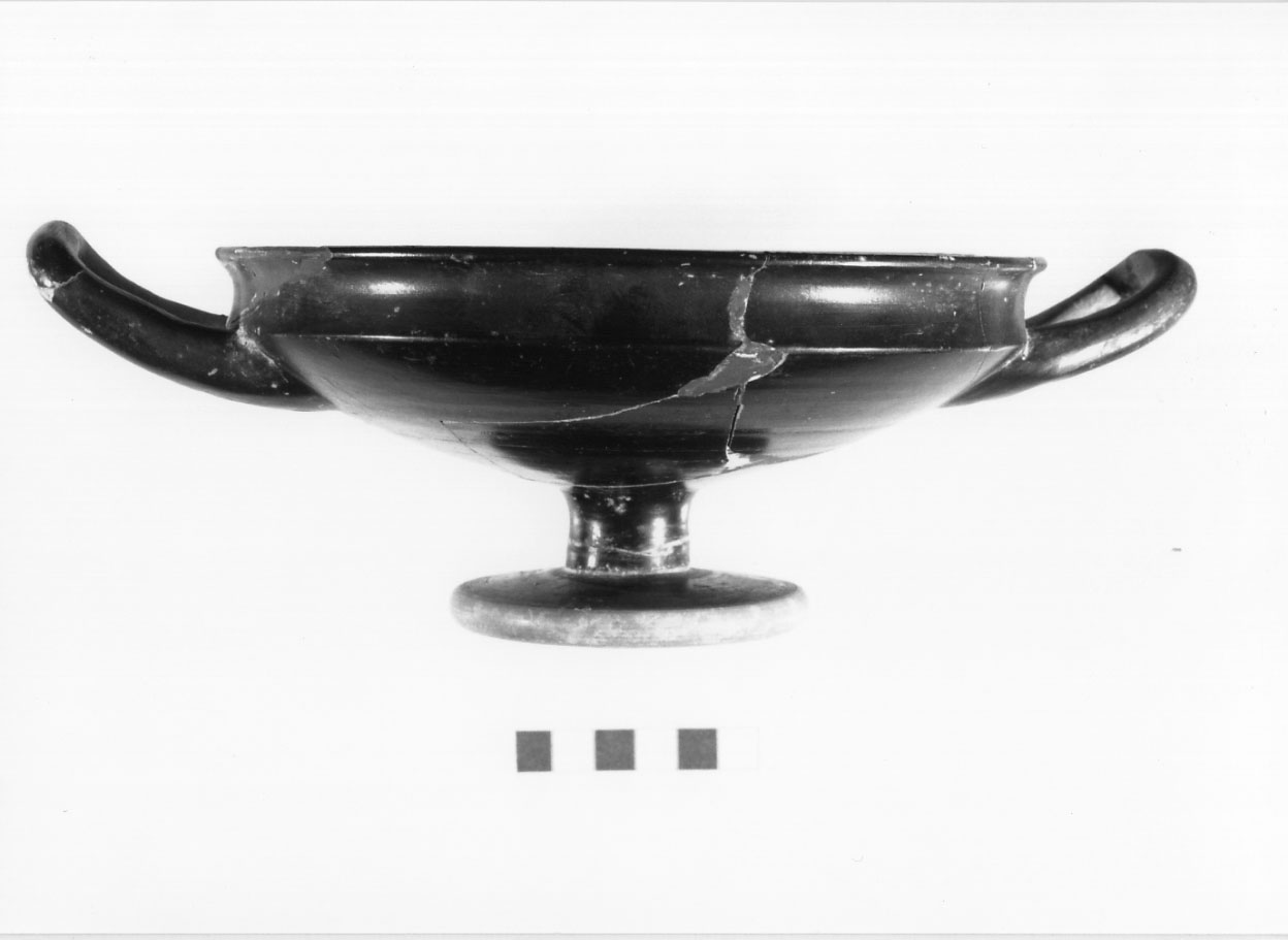 kylix di Pittore del Pithos (inizio sec. V a.C)