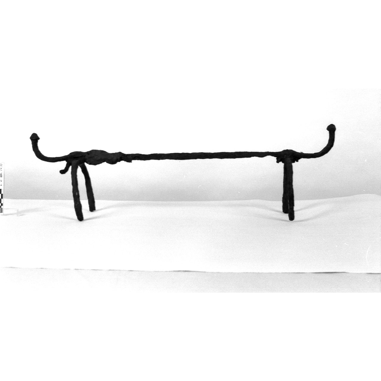 alare - fase Piceno VI (fine/ inizio secc. IV-III a.C)