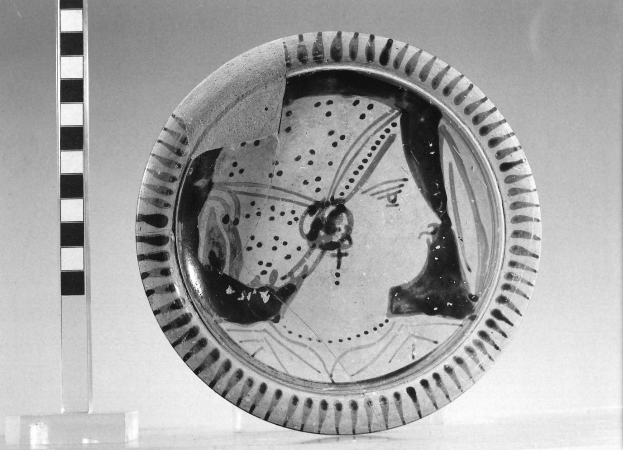 piattello su piede - Piceno VI (fine sec. IV a.C)