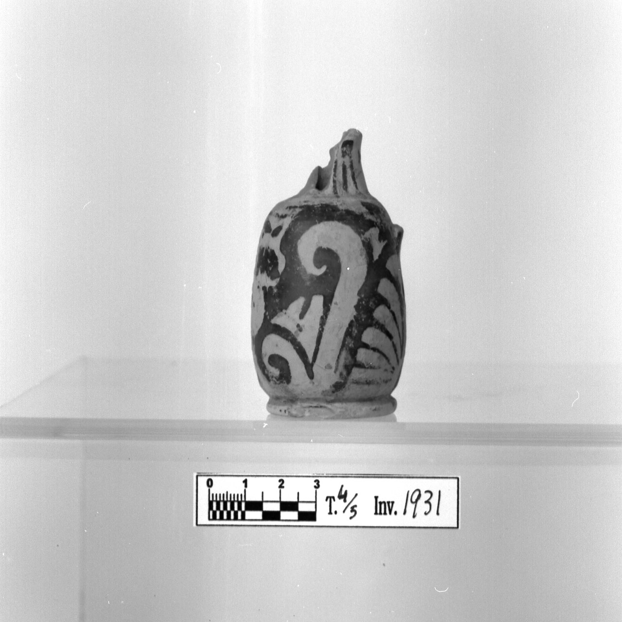 lekythos aryballica - produzione apula (metà sec. IV a.C)