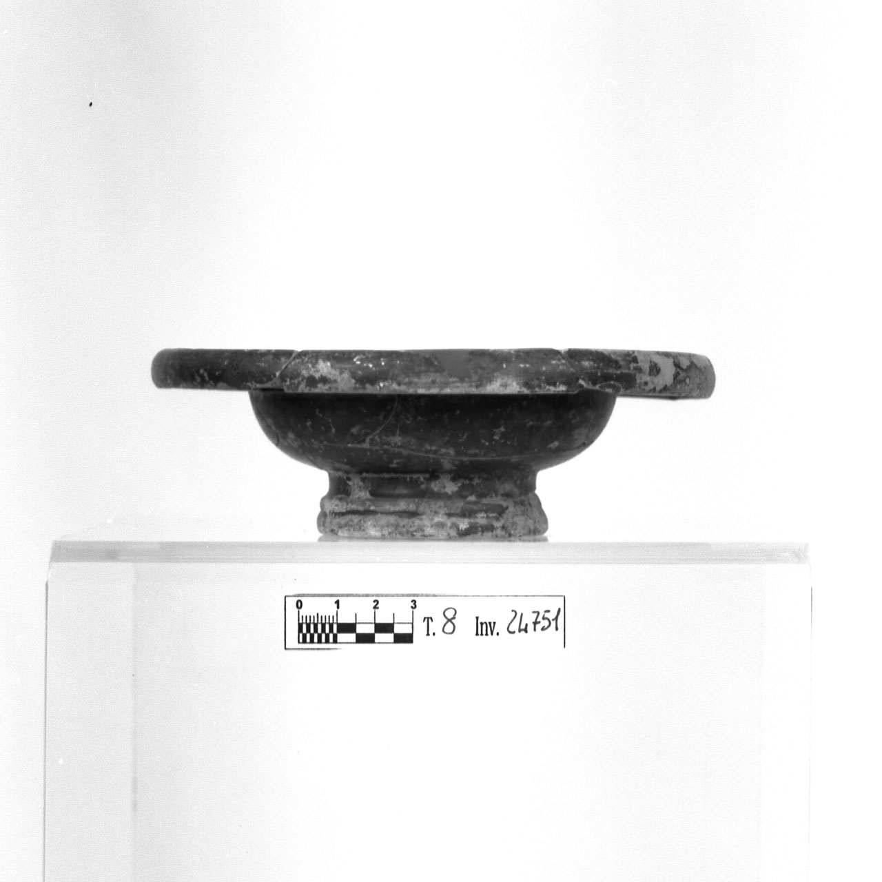 piattello - produzione locale (seconda metà sec. IV a.C)