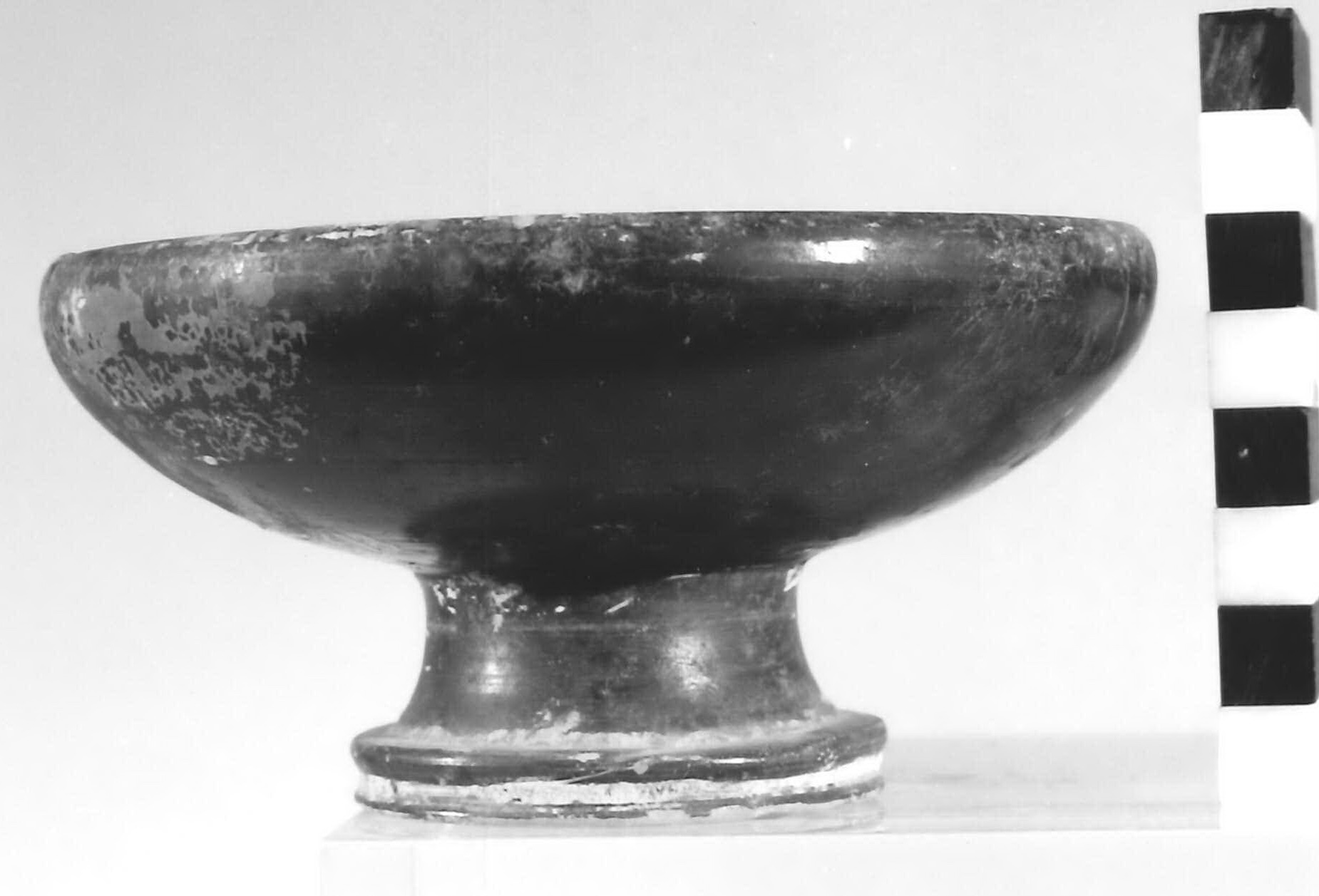 coppetta su piede (sec. IV a.C)