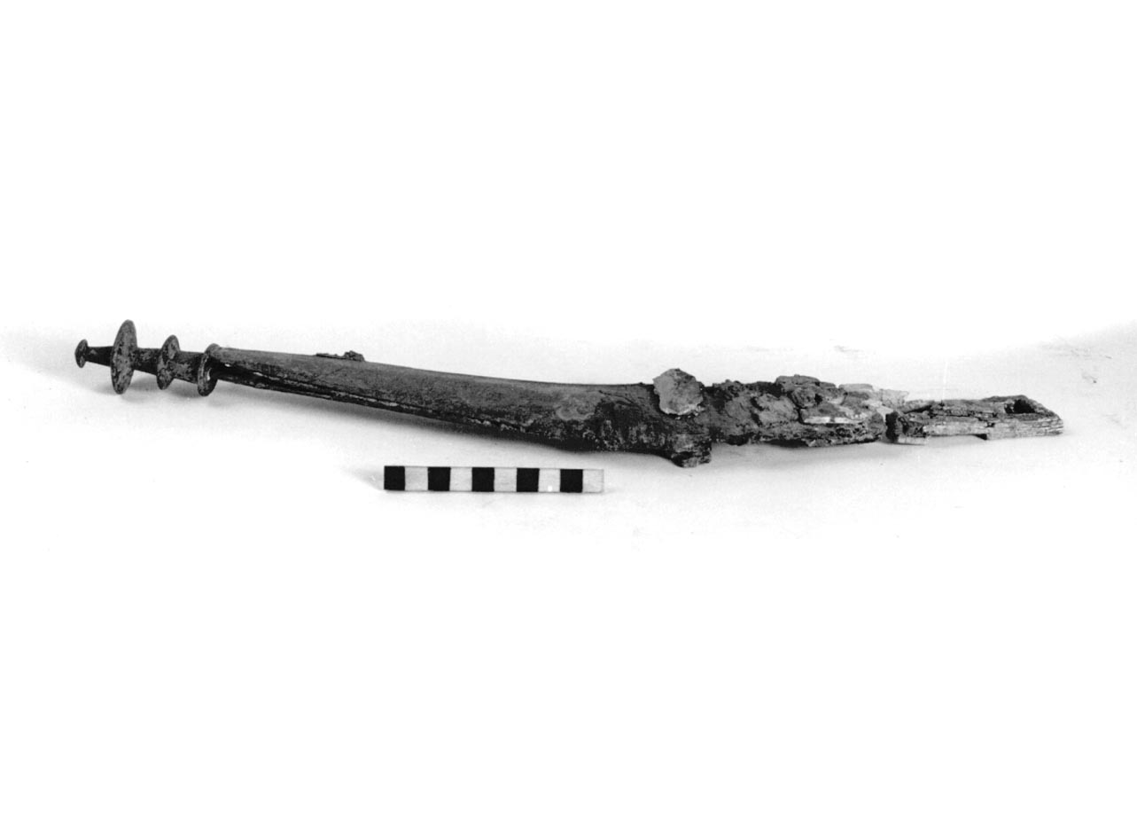 coltello - civiltà villanoviana-fase II (prima metà sec. VIII a.C)