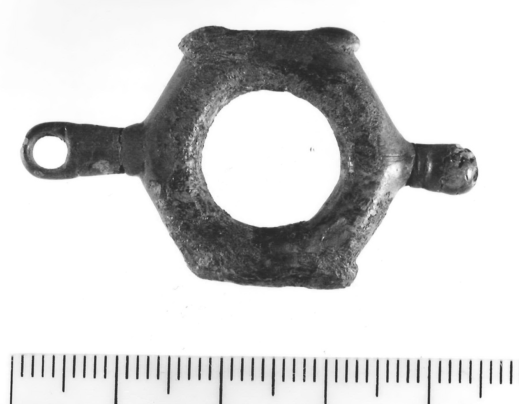 pendente ad anello lobato - Piceno III (sec. VII a.C)