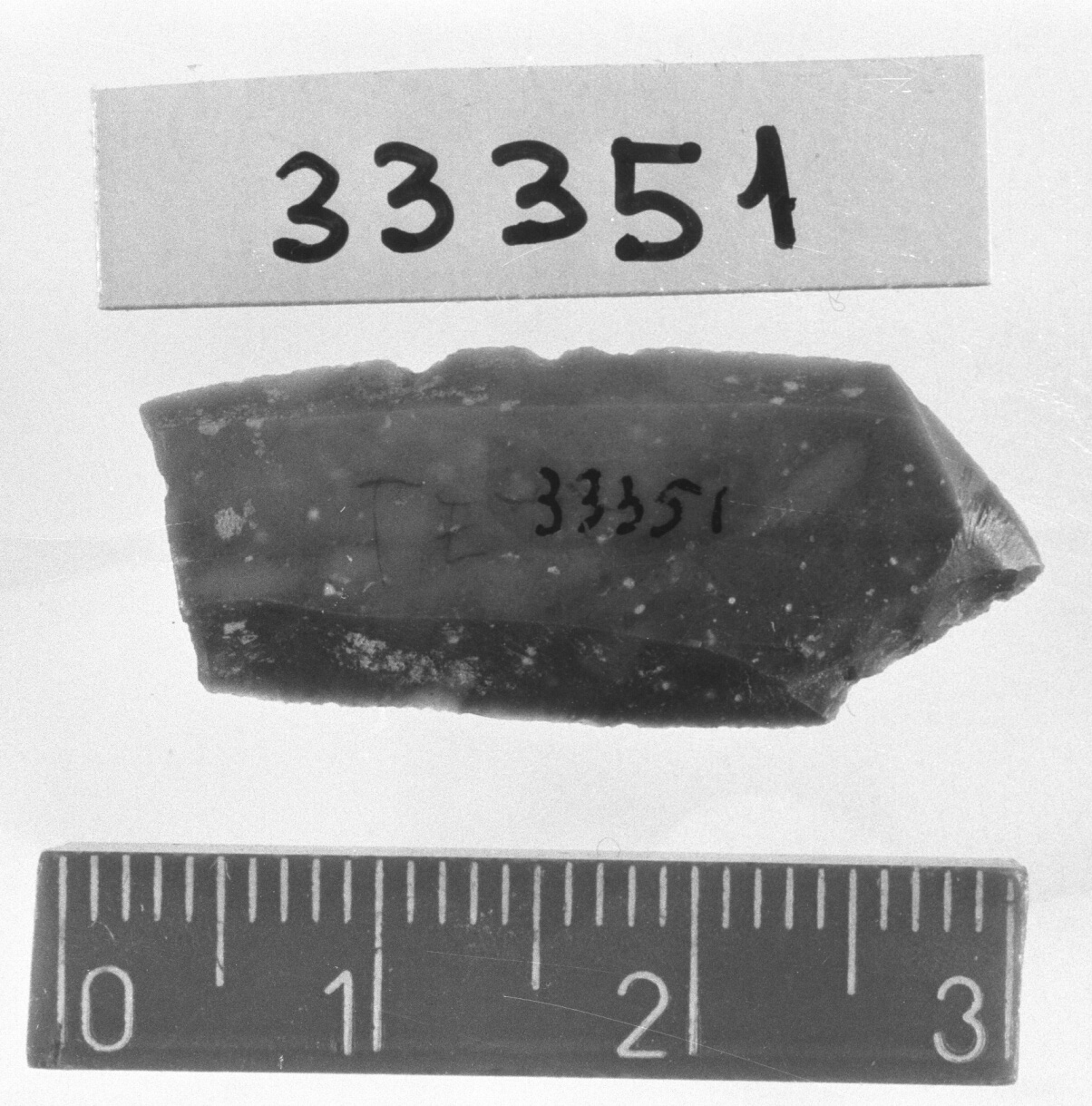 punta a ritocco erto profondo laterale/ frammento - Epigravettiano (Paleolitico superiore)