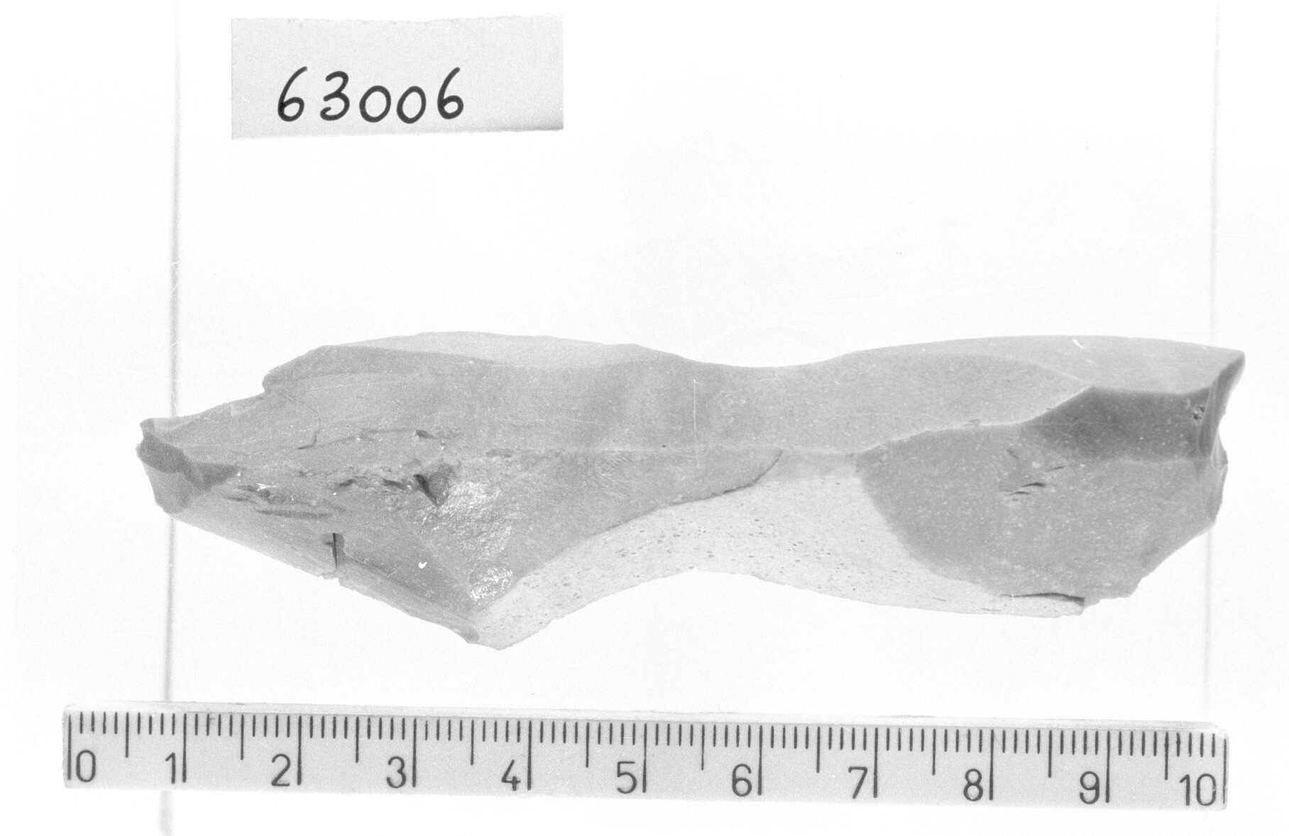 bulino gemino a stacco laterale su troncatura - Gravettiano (Paleolitico superiore)