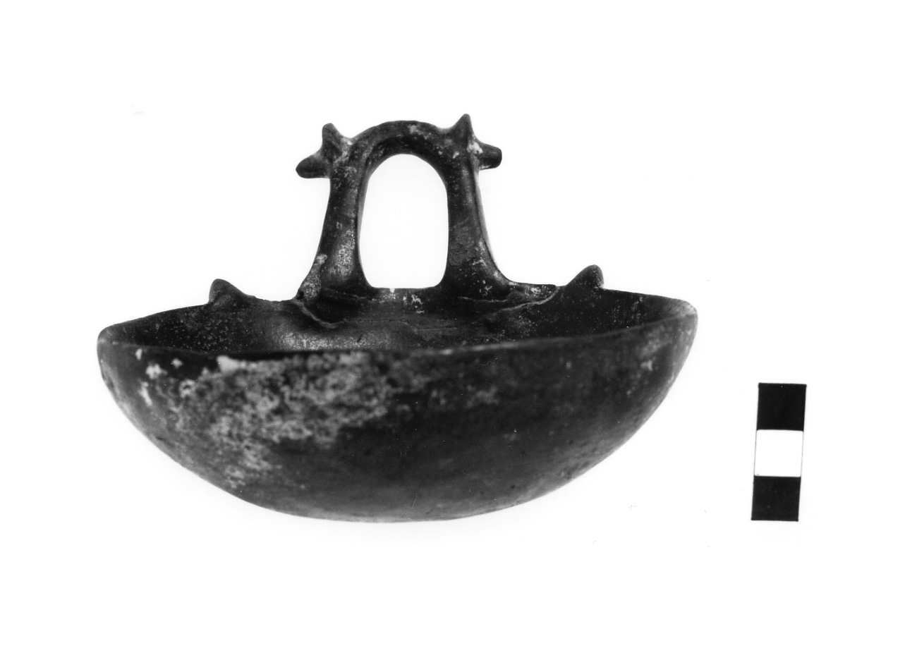 ciotola monoansata - fase Piceno III- IV A (sec. VI a.C)