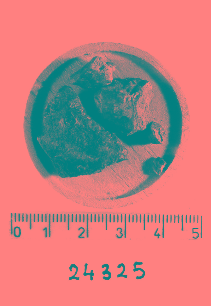 ocra gialla/ frammenti (Subneolitico)