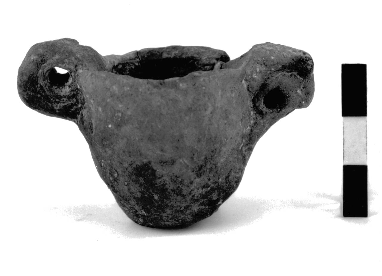 tazza biansata miniaturistica - Piceno II-IV (secc. VIII a.C.-VI a.C)