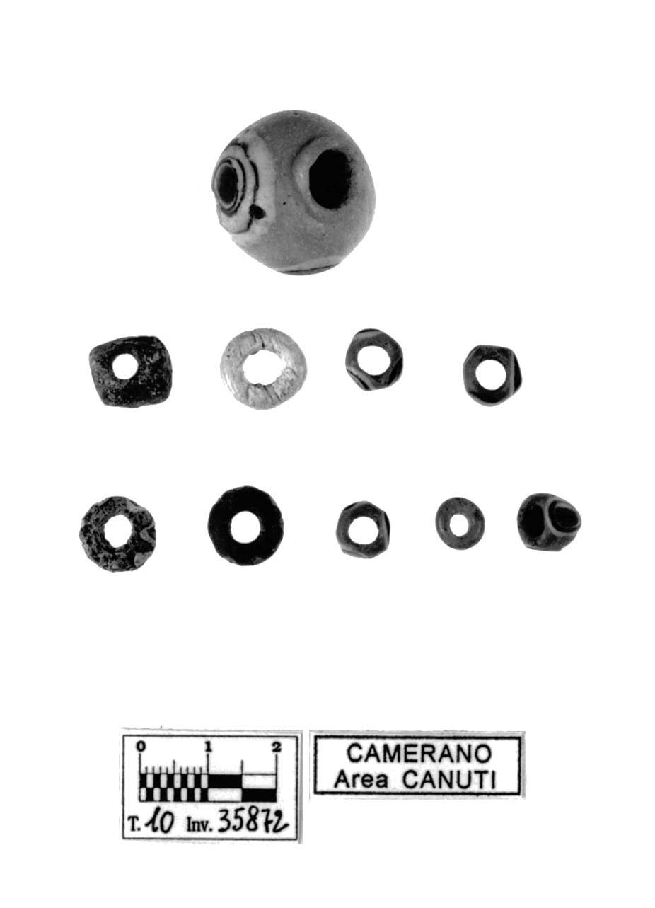 collana (?) - fase Piceno V (prima metà sec. V a.C)