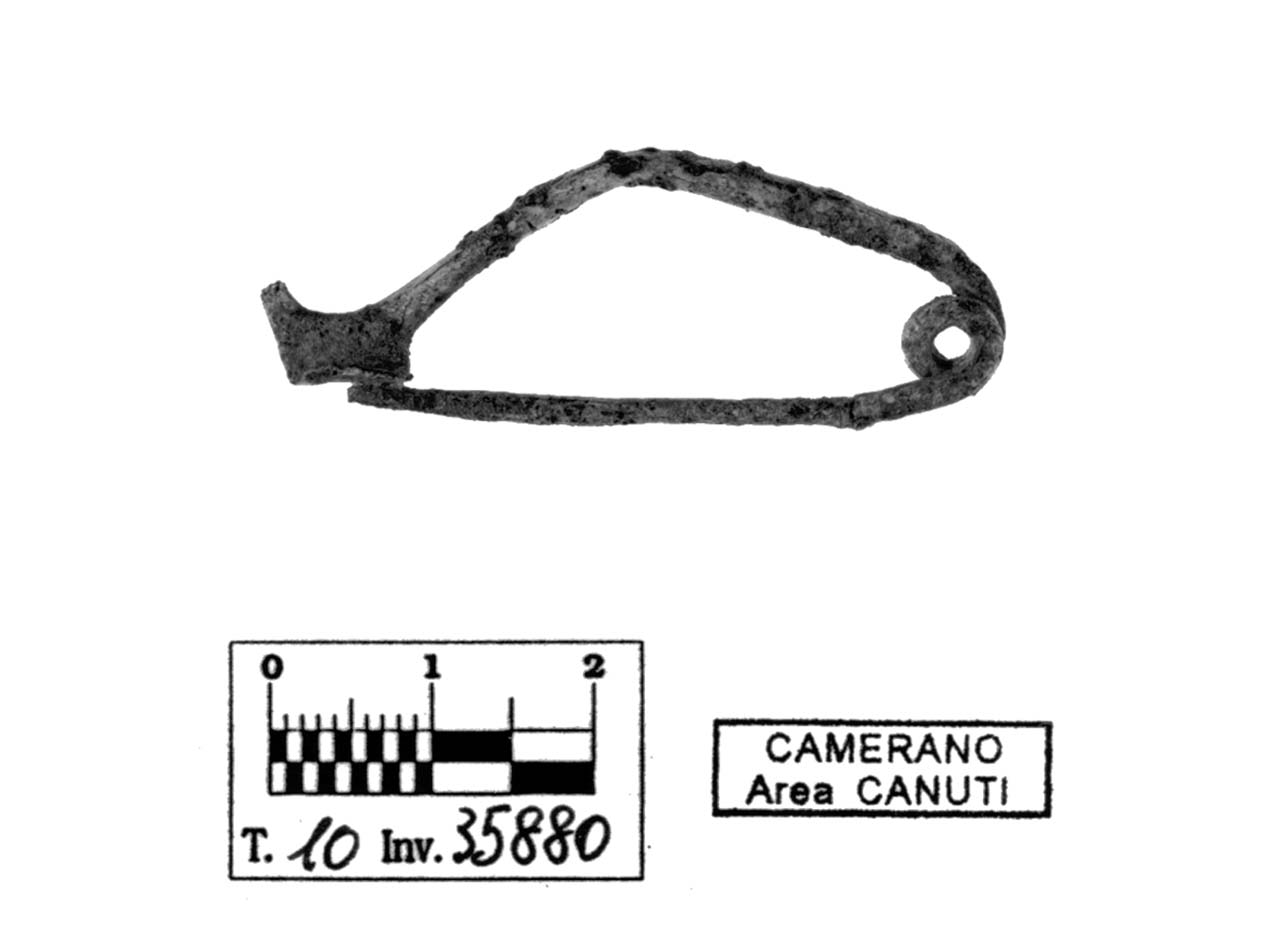 fibula tipo Certosa - fase Piceno V (prima metà sec. V a.C)