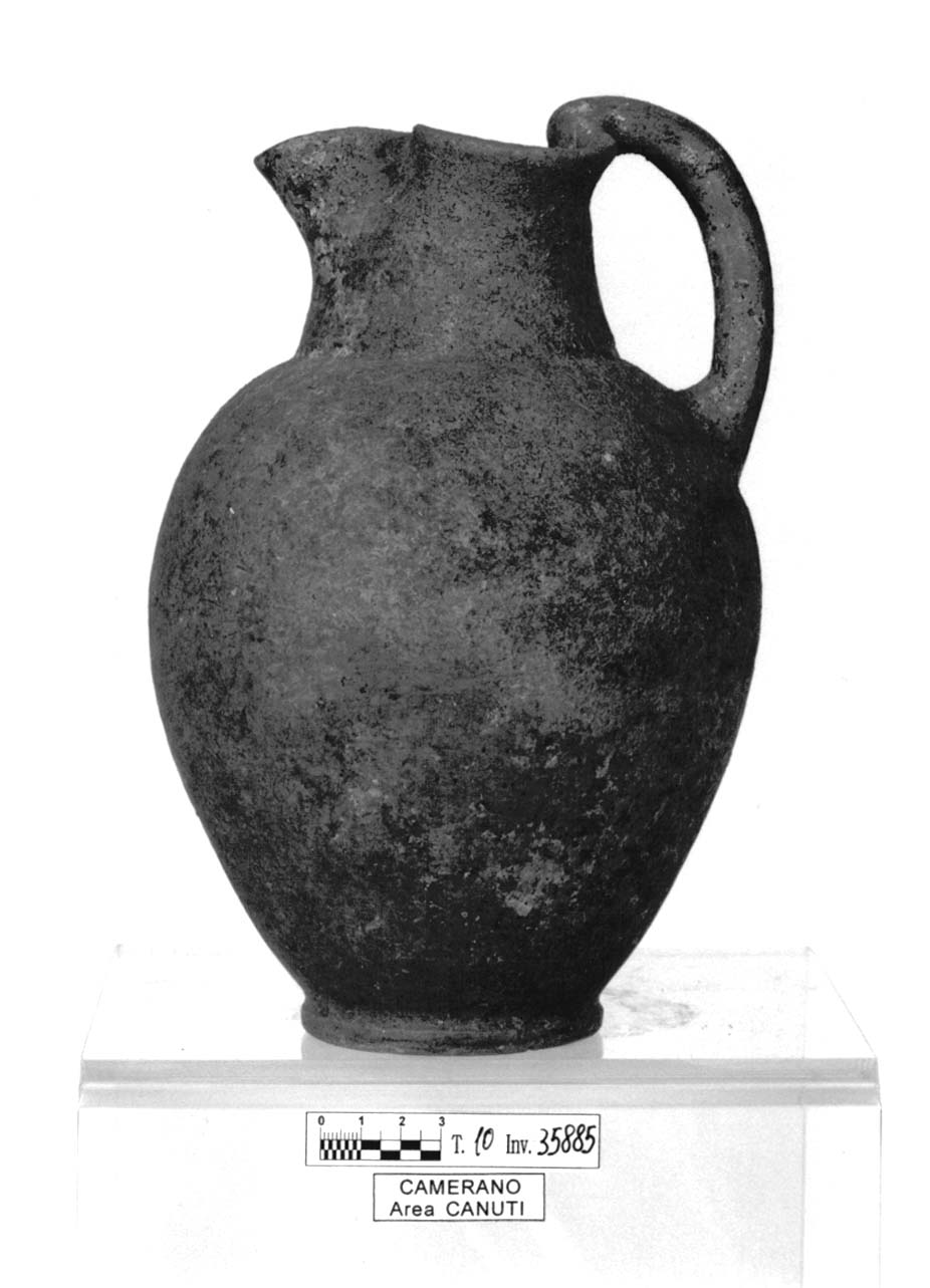 oinochoe a bocca trilobata - fase Piceno V (prima metà sec. V a.C)