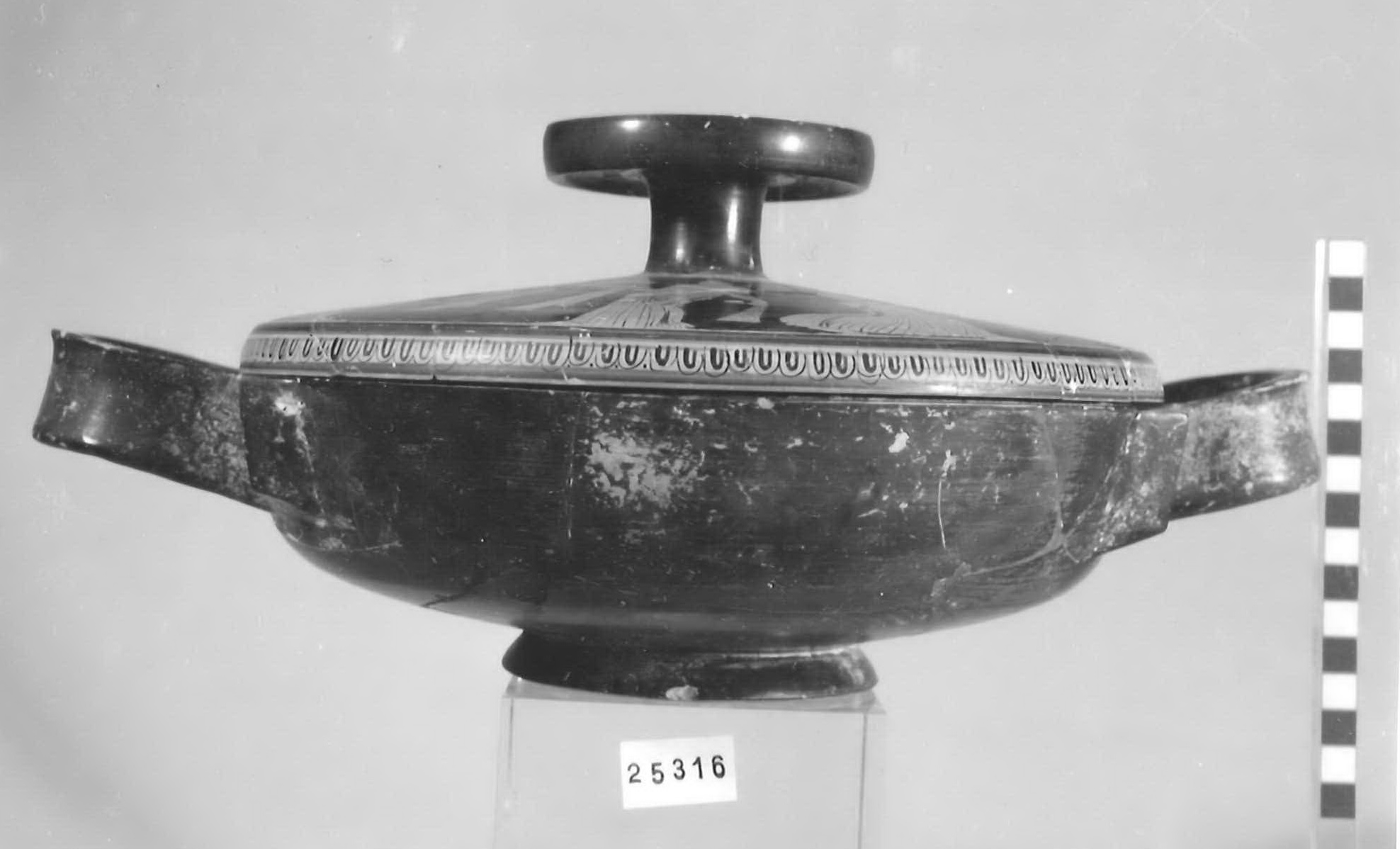 lekane con coperchio - Piceno V (fine sec. V a.C)