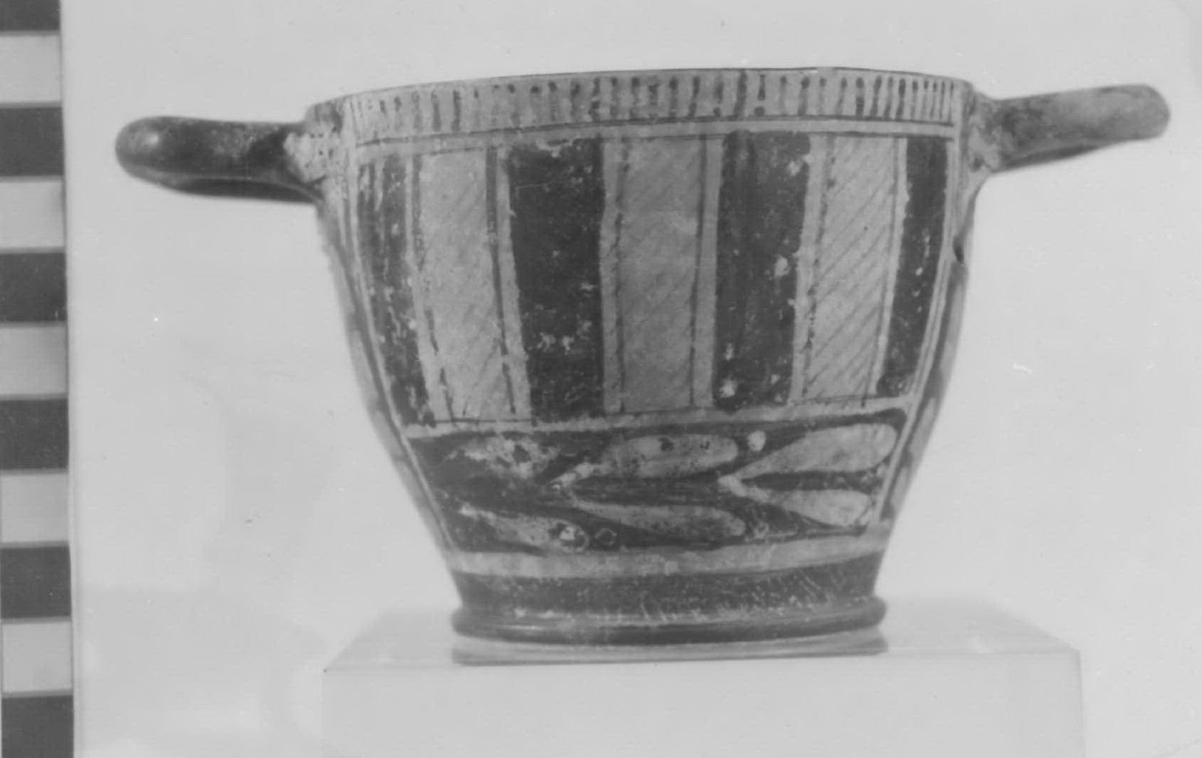 skyphos, tipo "Saint Valentin" - Piceno V (fine sec. V a.C)