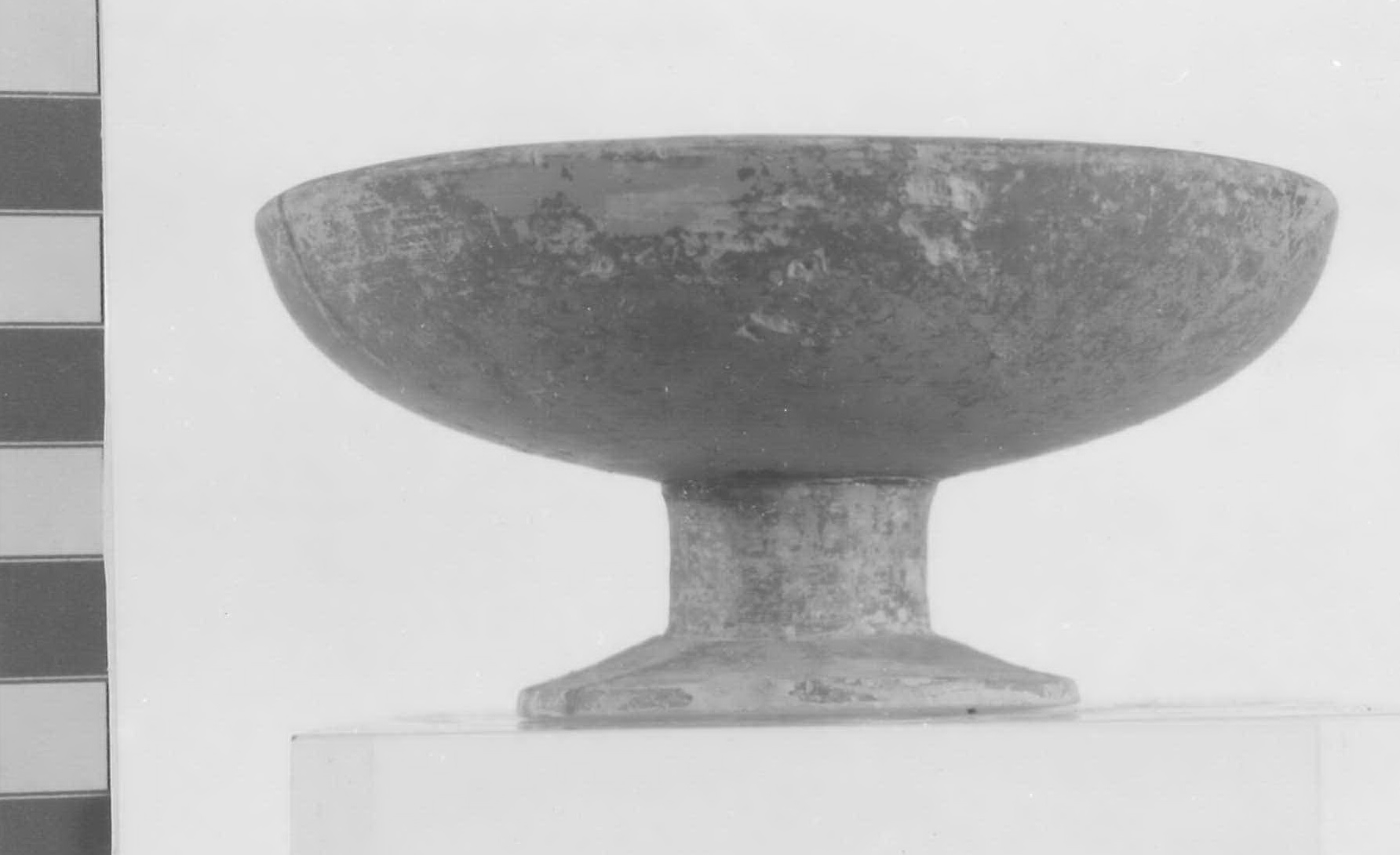 coppa su piede - Piceno V (fine sec. V a.C)