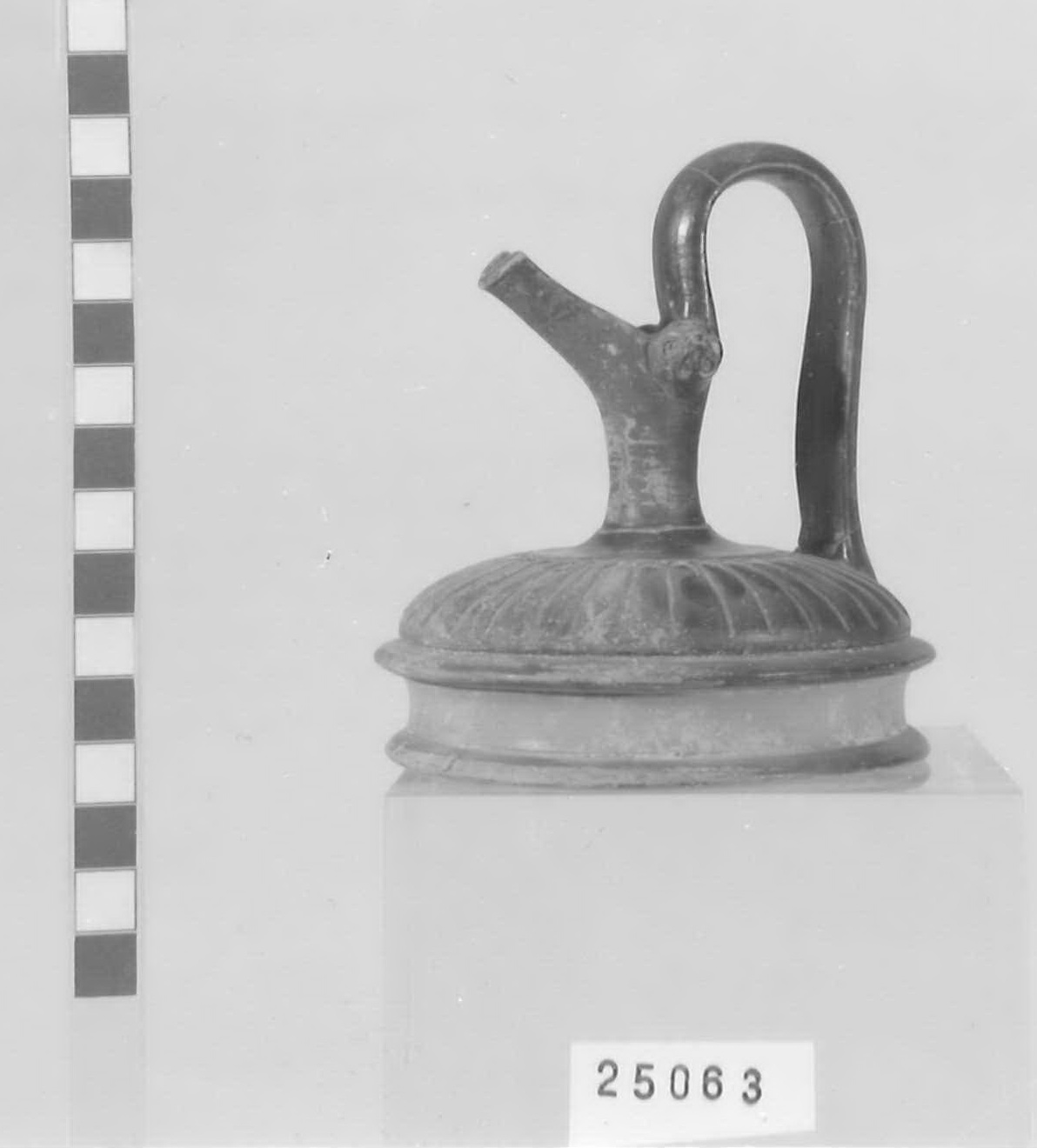 epichysis - Piceno V (fine sec. V a.C)