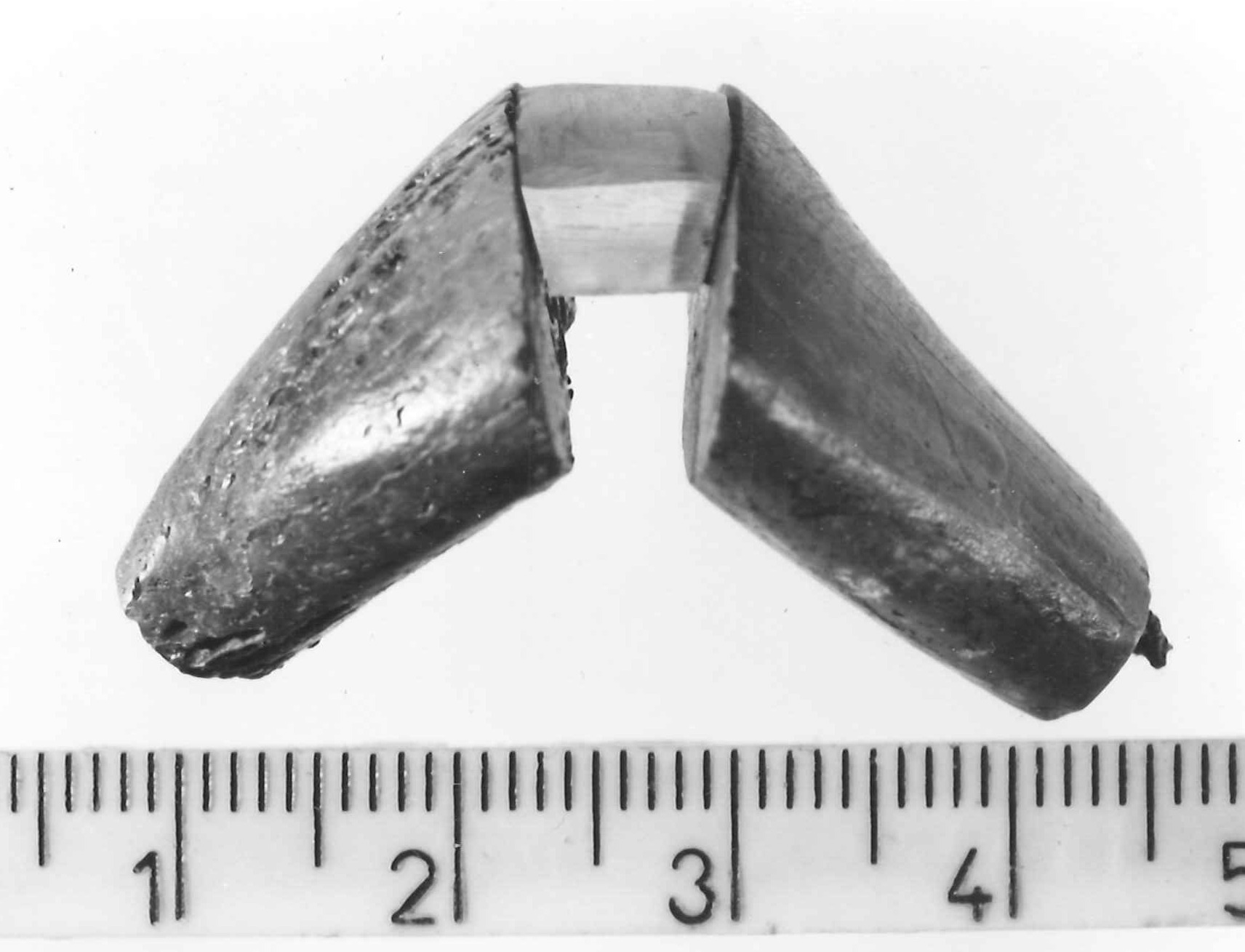 fibula ad arco rivestito - Piceno IV B (sec. VI a.C)