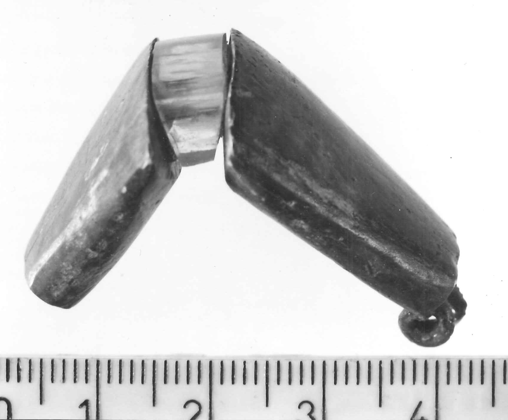 fibula ad arco rivestito - Piceno IV B (sec. VI a.C)