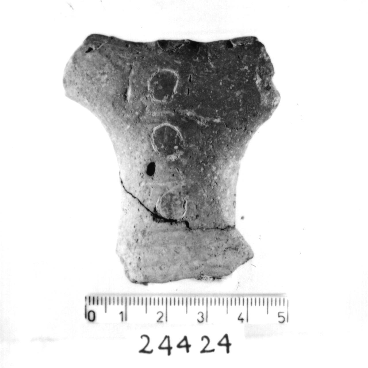 sopraelevazione cornuta/ frammento (Bronzo recente)