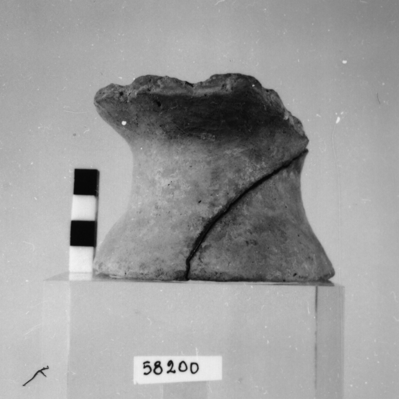 vaso a clessidra/ frammento (Bronzo antico)