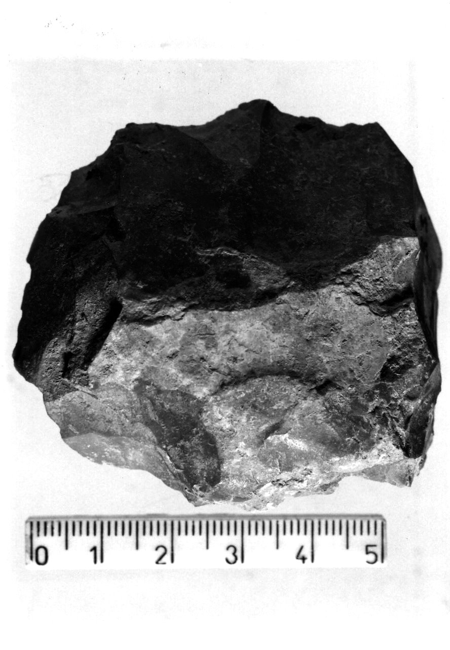 grattatoio frontale corto a ritocco laterale - tecnica campignana (Eneolitico)