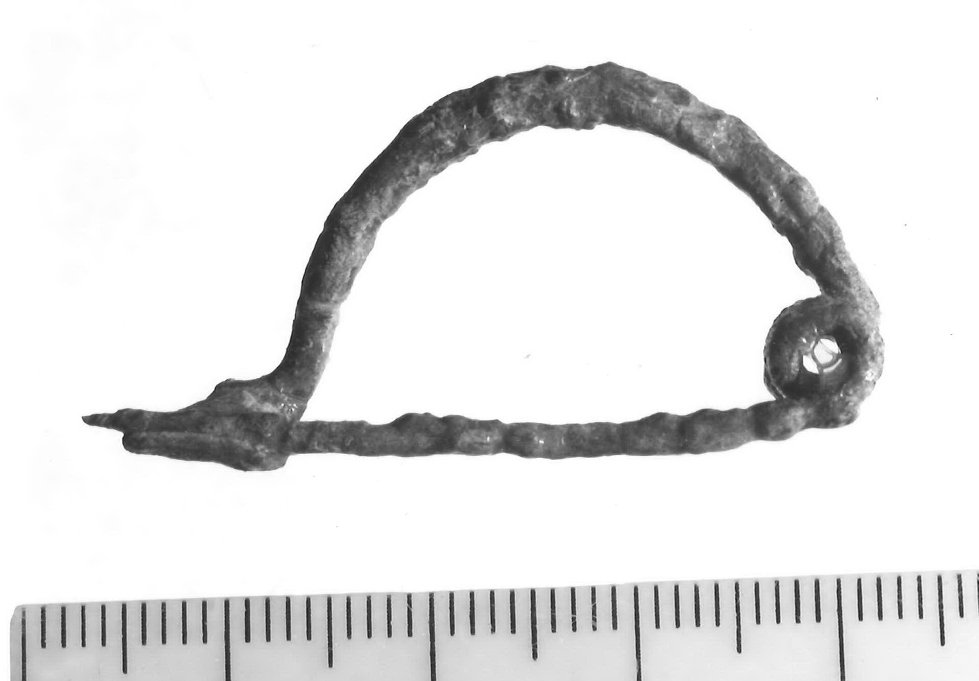 fibula ad arco leggermente ingrossato - Piceno V (sec. V a.C)