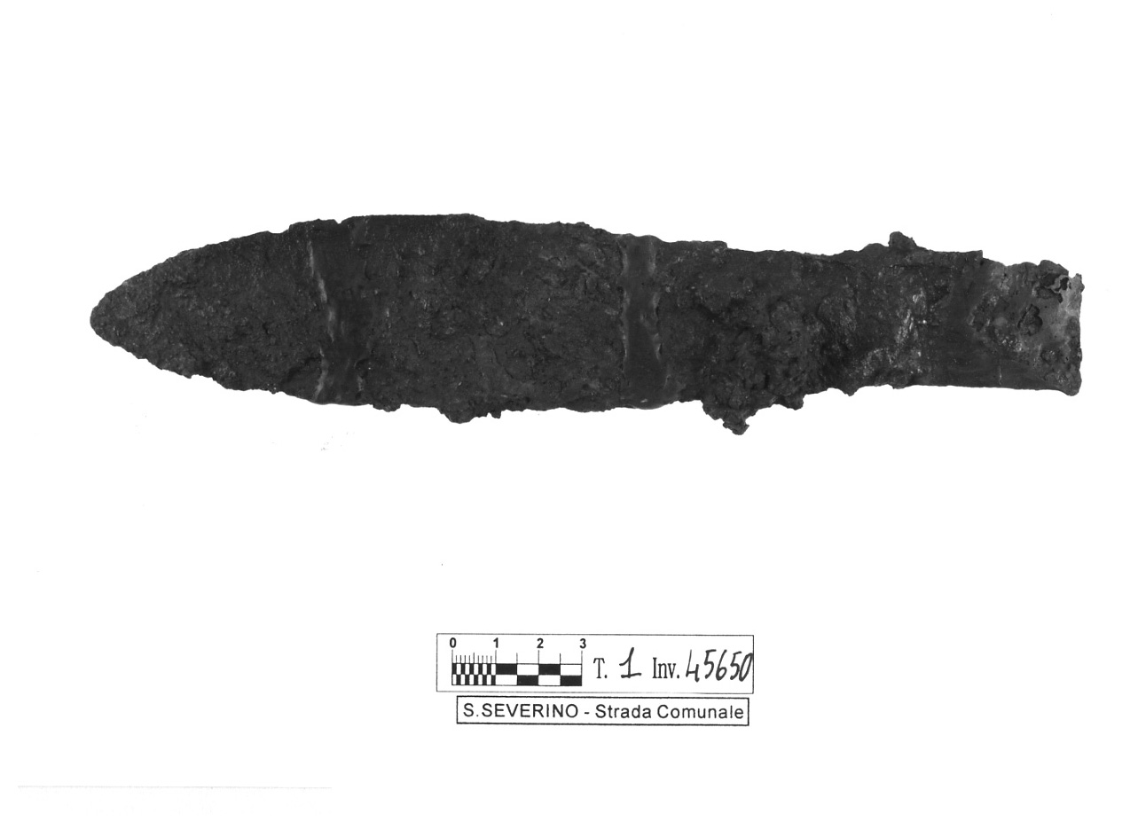 coltello a codolo - fase Piceno V (fine sec. V a.C)