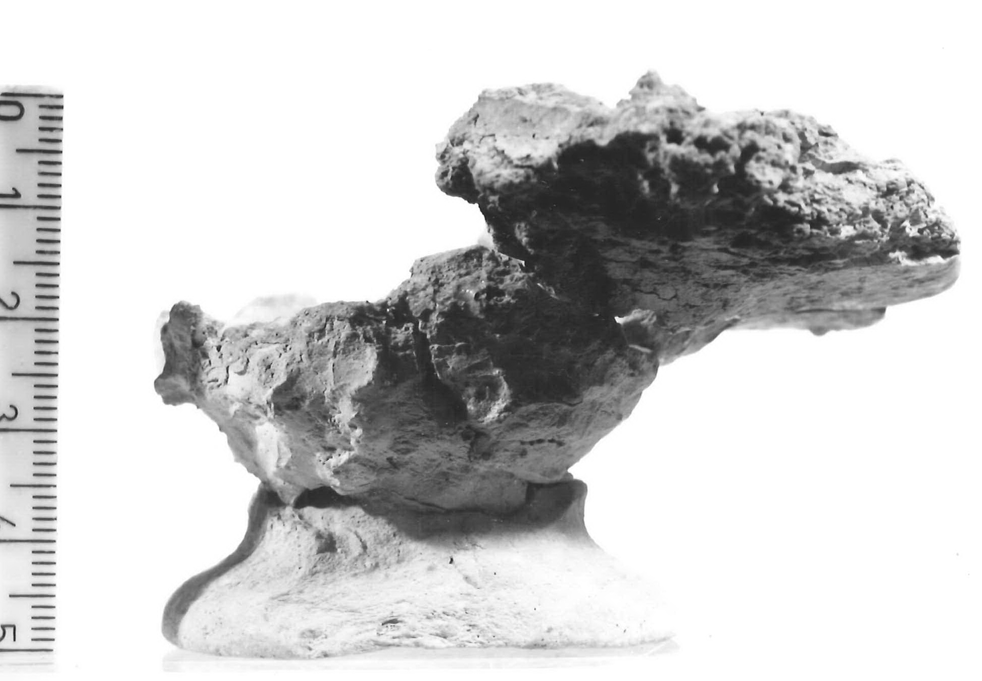 piattello su piede - Piceno V (sec. V a.C)