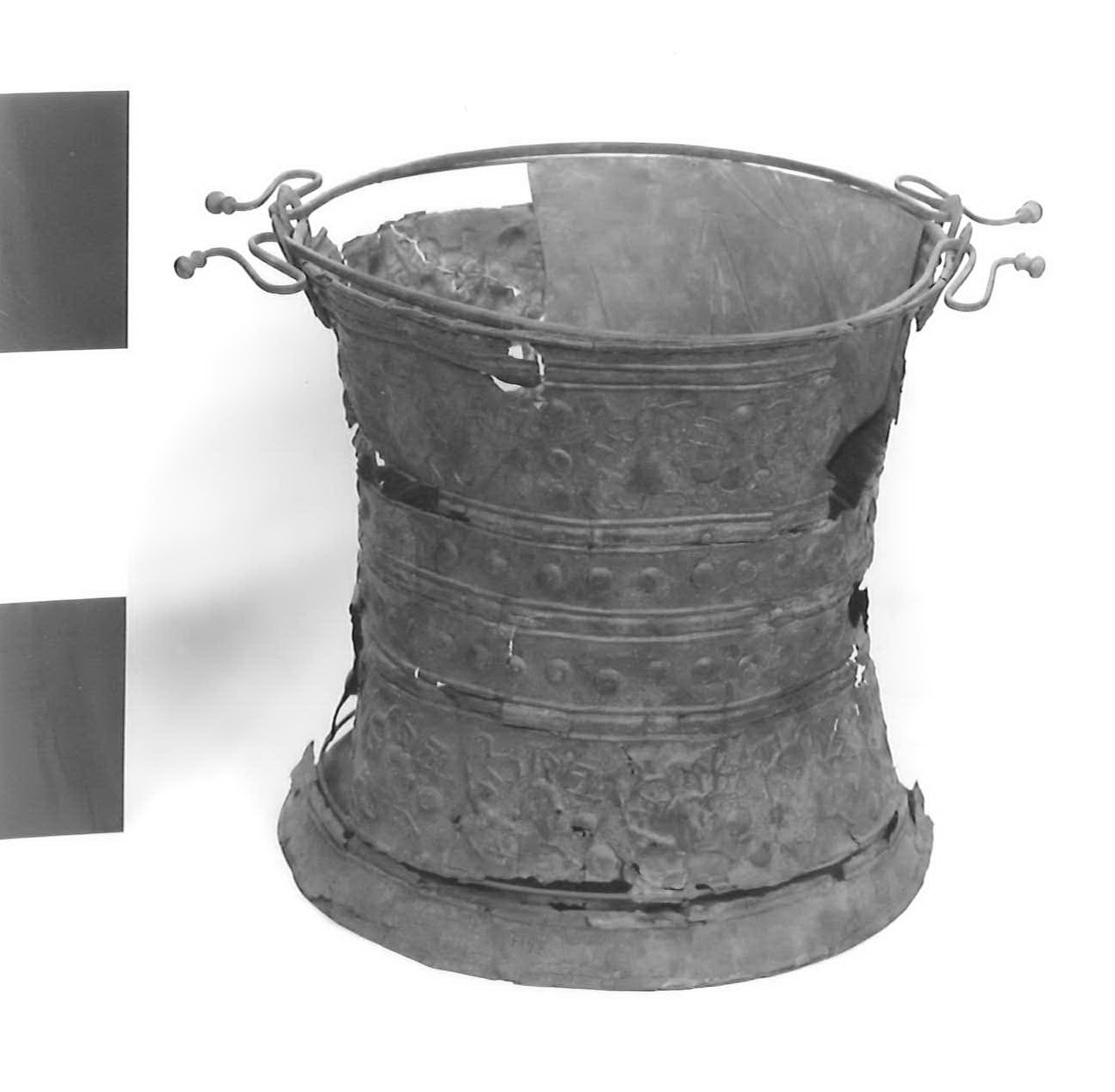 cista - fase Piceno III (secondo quarto sec. VII a.C)