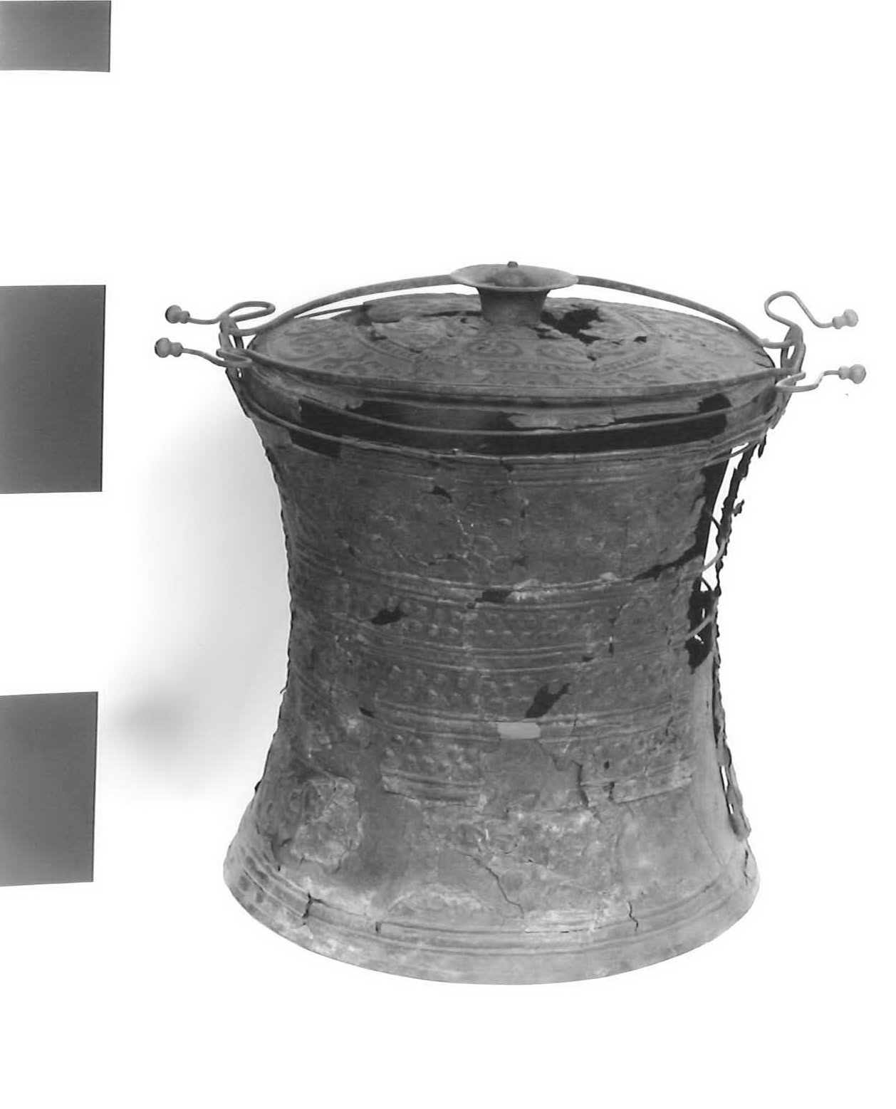 cista - fase Piceno III (secondo quarto sec. VII a.C)