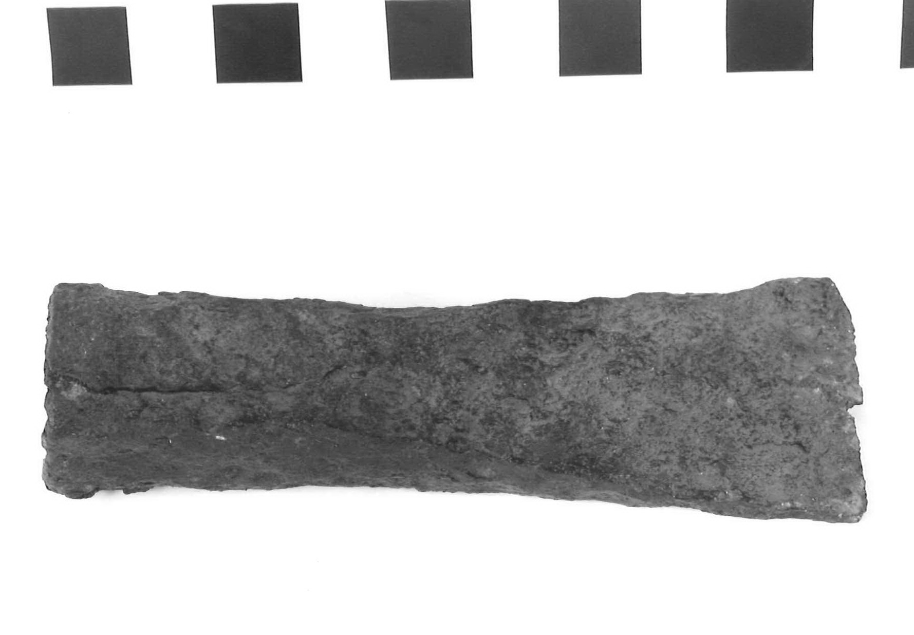 ascia - fase Piceno III (secondo quarto sec. VII a.C)