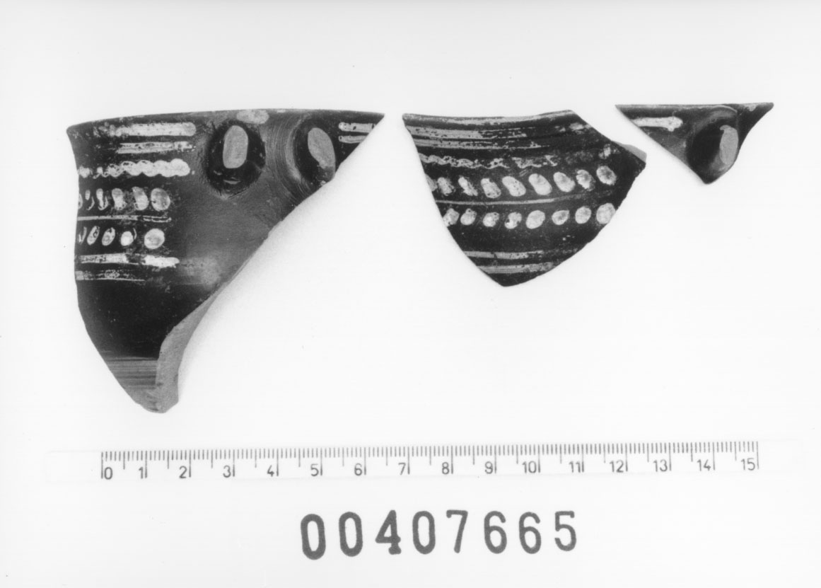 skyphos (IV sec. a.C.-III sec. a.C)