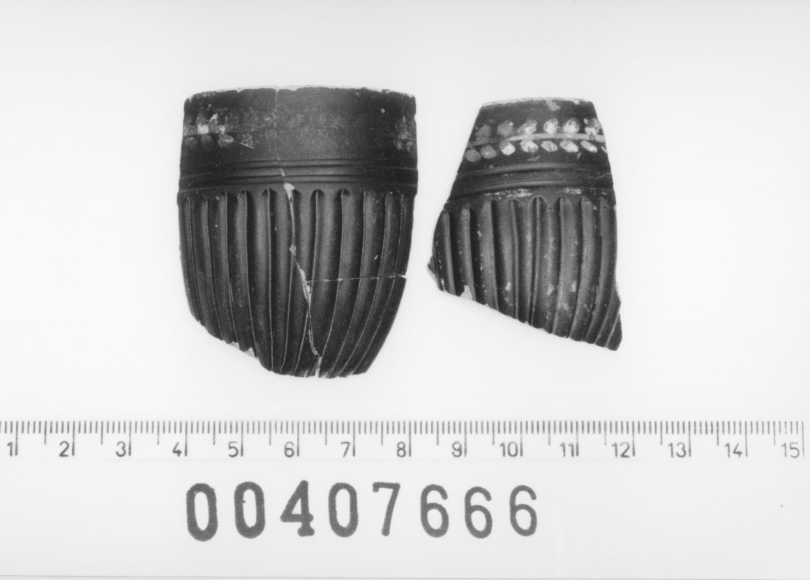 skyphos (IV sec. a.C)